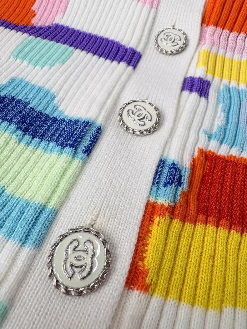 Chanel Chanel 19S Beach Series Catwalk Geometric Rainbow Pattern Size XS / US 0-2 / IT 36-38 - 4 Thumbnail