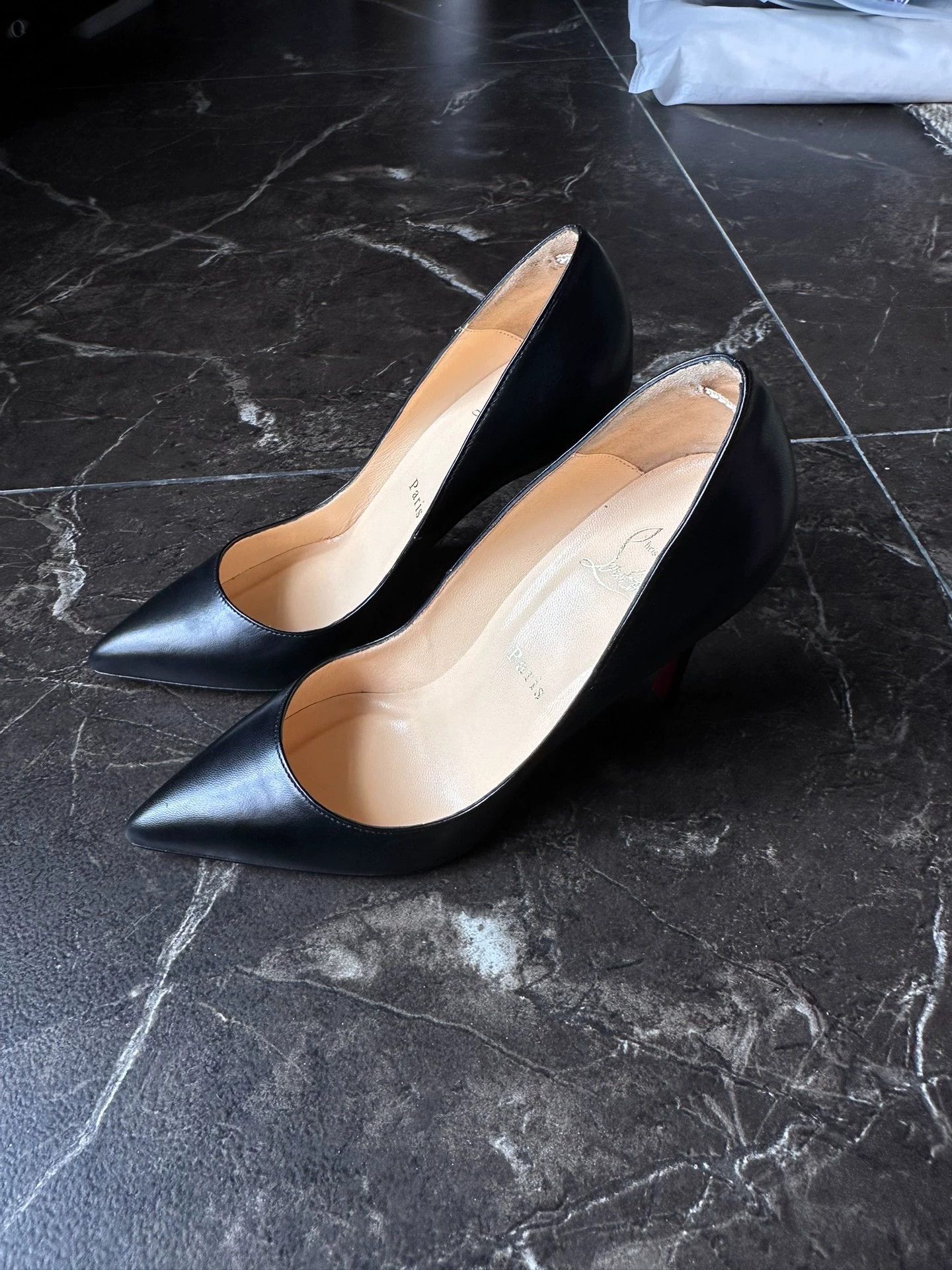 Christian Louboutin CL Red Sole Black Pumps 37.5 New W/Box & Dust Bag Size US 7 / IT 37 - 1 Thumbnail