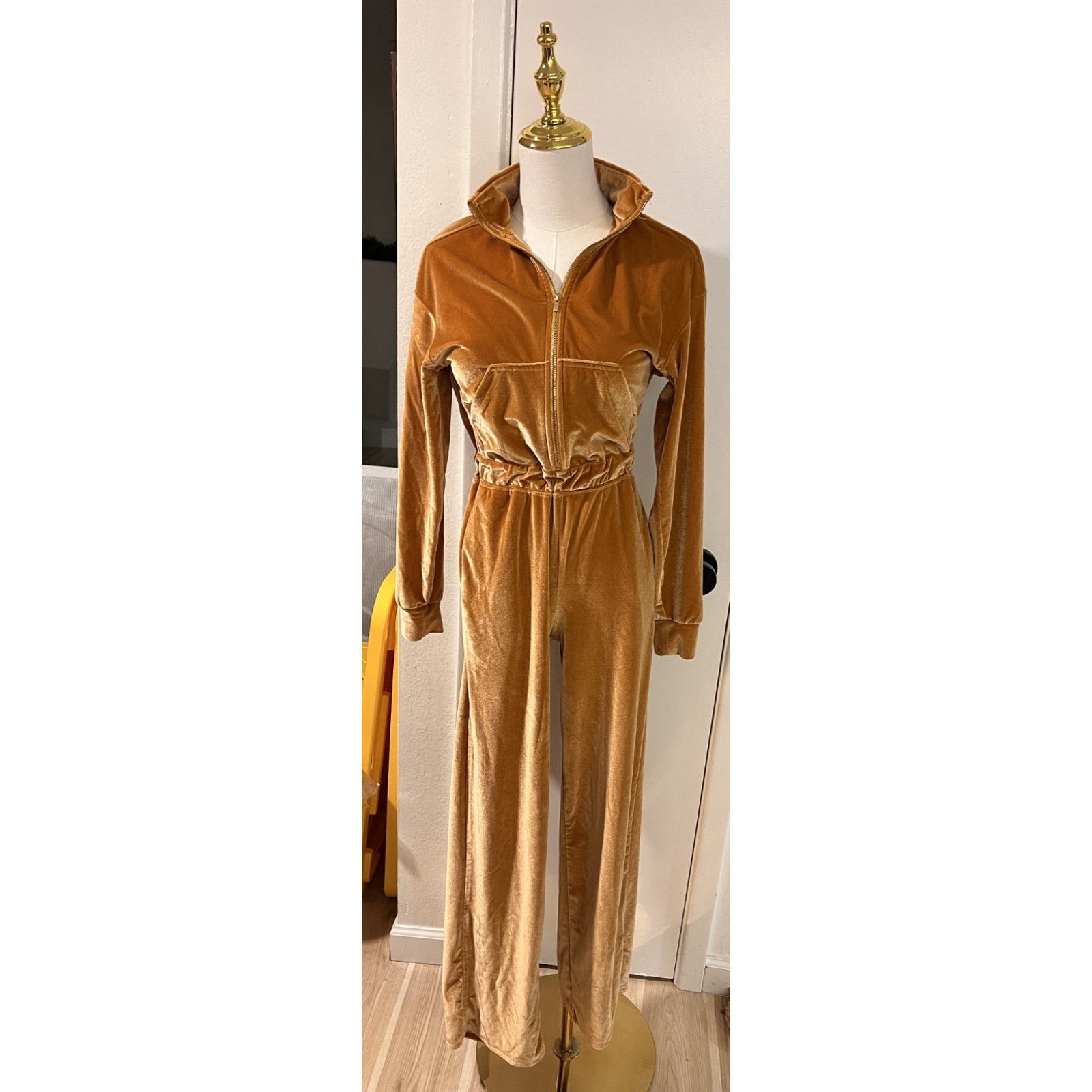 Fabletics Fabletics Women's Rust Orange Velour Jumpsuit Sz XXS Size 24" / US 00 / IT 34 - 1 Thumbnail