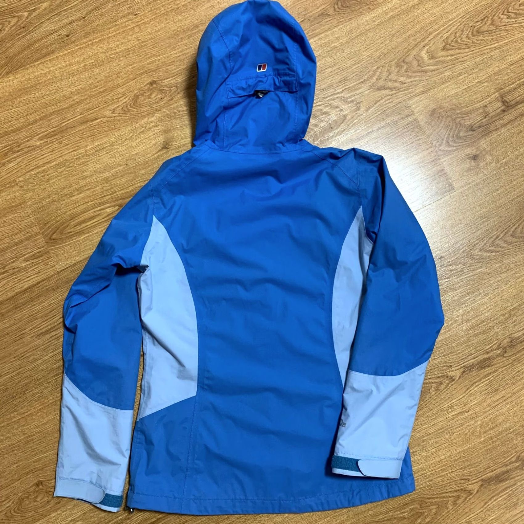 Berghaus Womens Berghaus Waterproof Jacket Hiking Outdoor Blue Size S Size S / US 4 / IT 40 - 2 Thumbnail