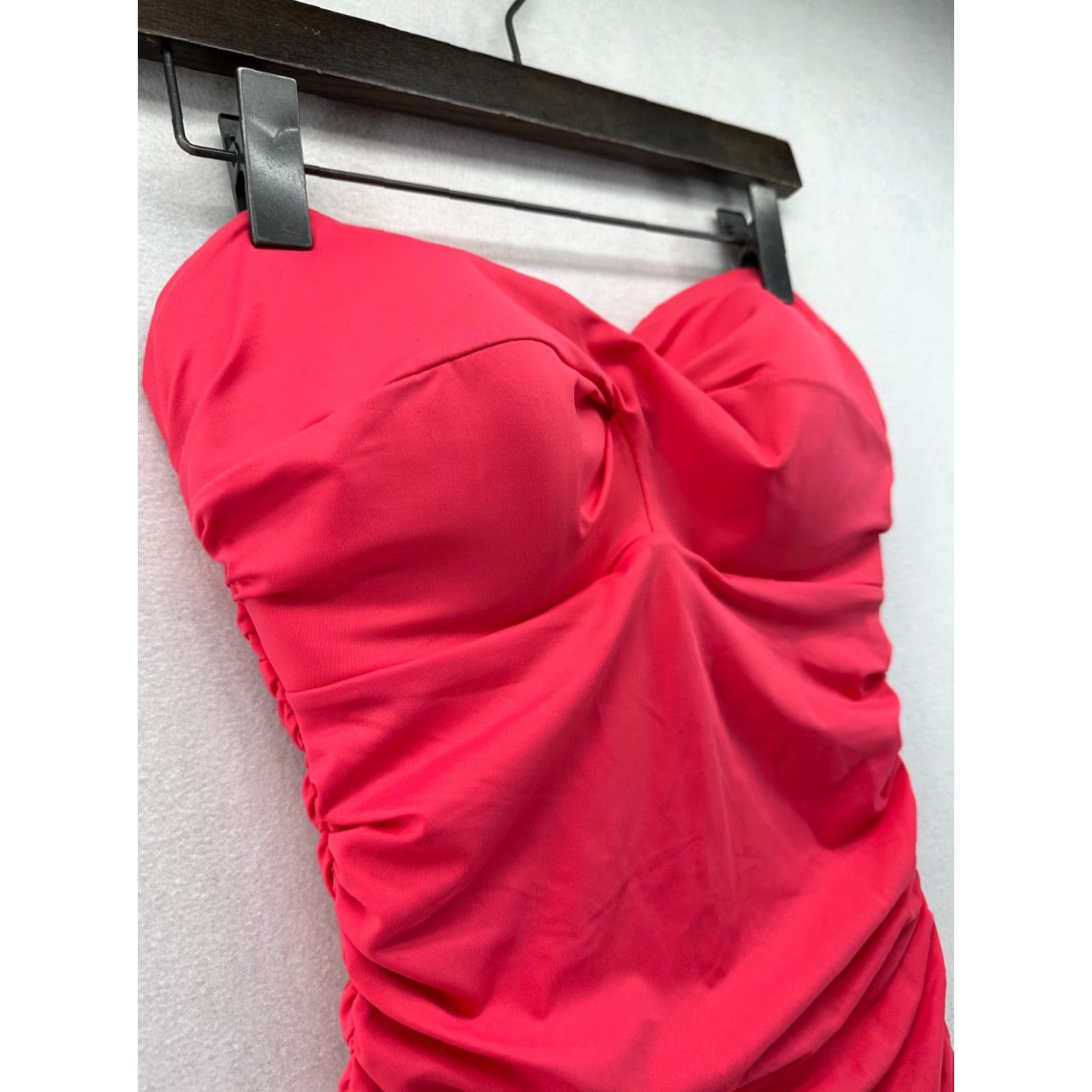Victoria's Secret Victoria's Secret Bandeau One-Piece Swimsuit Pink Women's 8D Padded Beach Size ONE SIZE - 3 Thumbnail