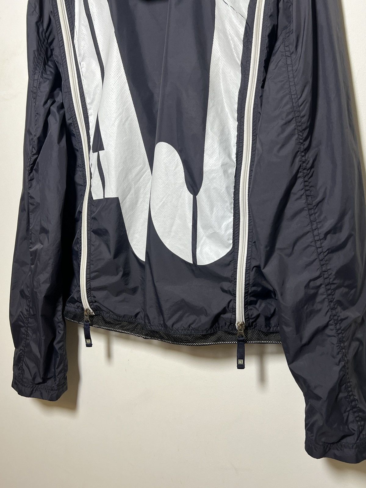 Giorgio Armani Armani y2k technical nylon windbreaker Size US L / EU 52-54 / 3 - 13 Thumbnail