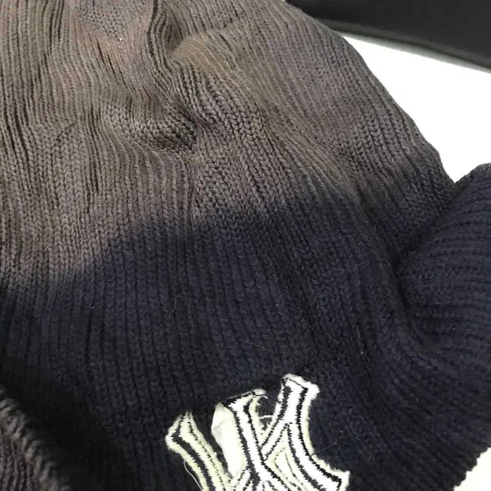MLB × New York Yankees New York Yankees Small Logo Beanie Hat Size ONE SIZE - 2 Thumbnail