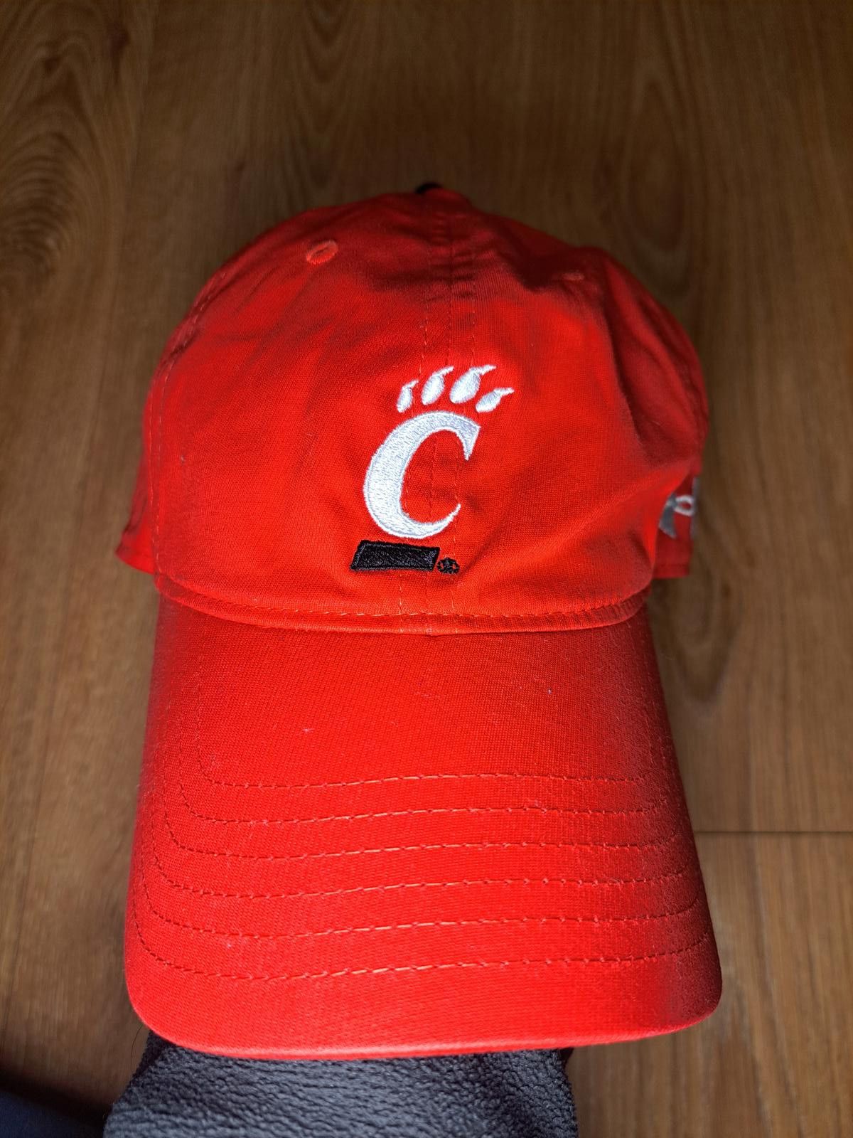 Under Armour NEW Under Armour Cincinatti Bearcats Hat Red Cotton Size ONE SIZE - 1 Thumbnail
