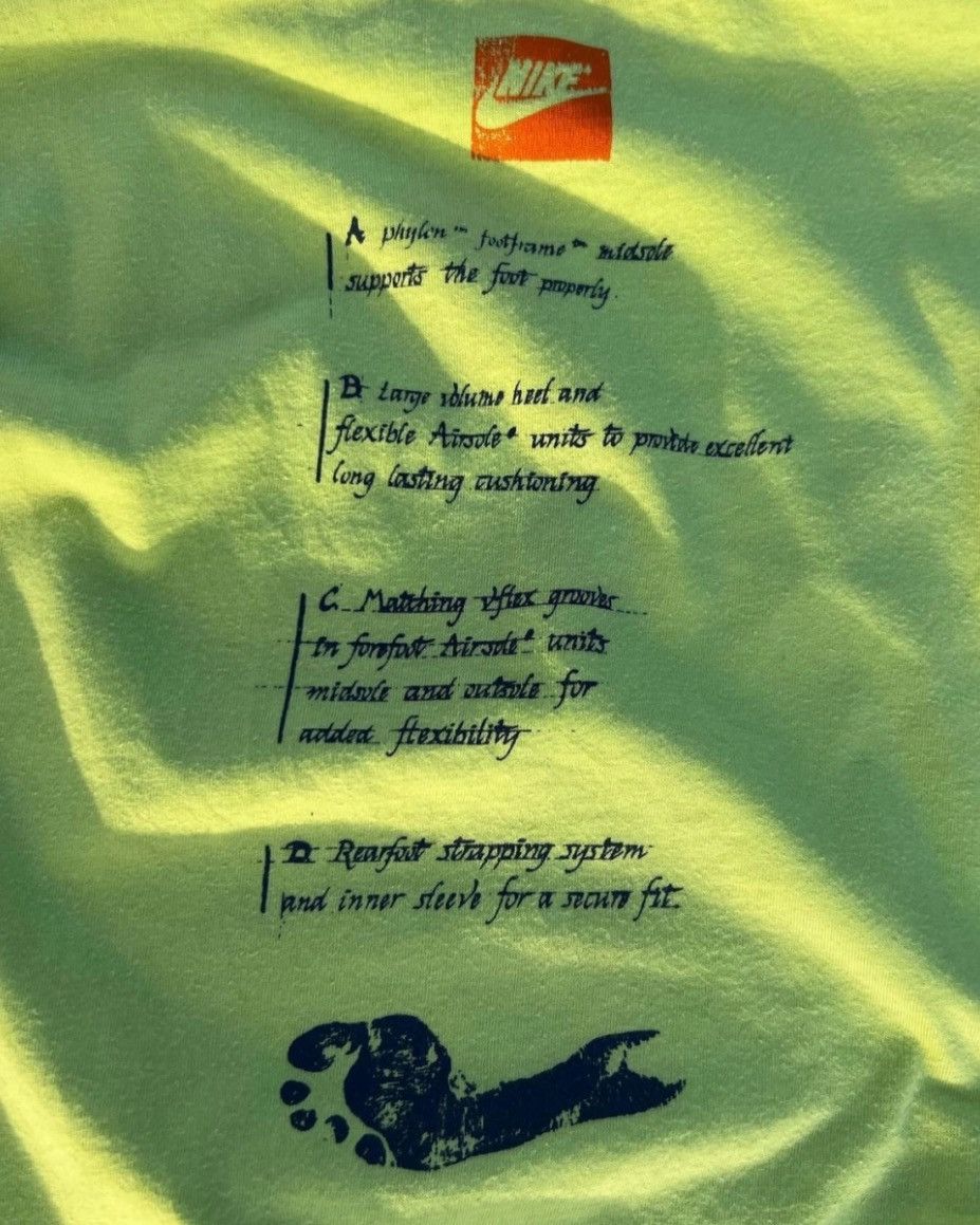 Nike vintage late 80s early 90s Nike footprint deconstruction tee Size US XL / EU 56 / 4 - 4 Thumbnail