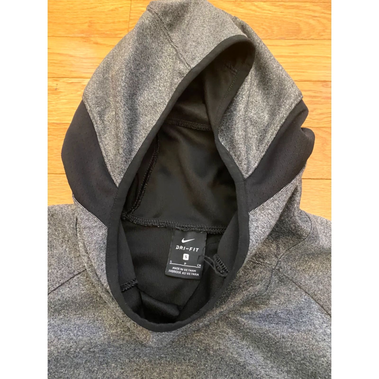Nike Nike Mens S Grey Dri-FIT Spotlight Short Sleeve Hoodie Pullover Casual Shirt Size US S / EU 44-46 / 1 - 4 Thumbnail