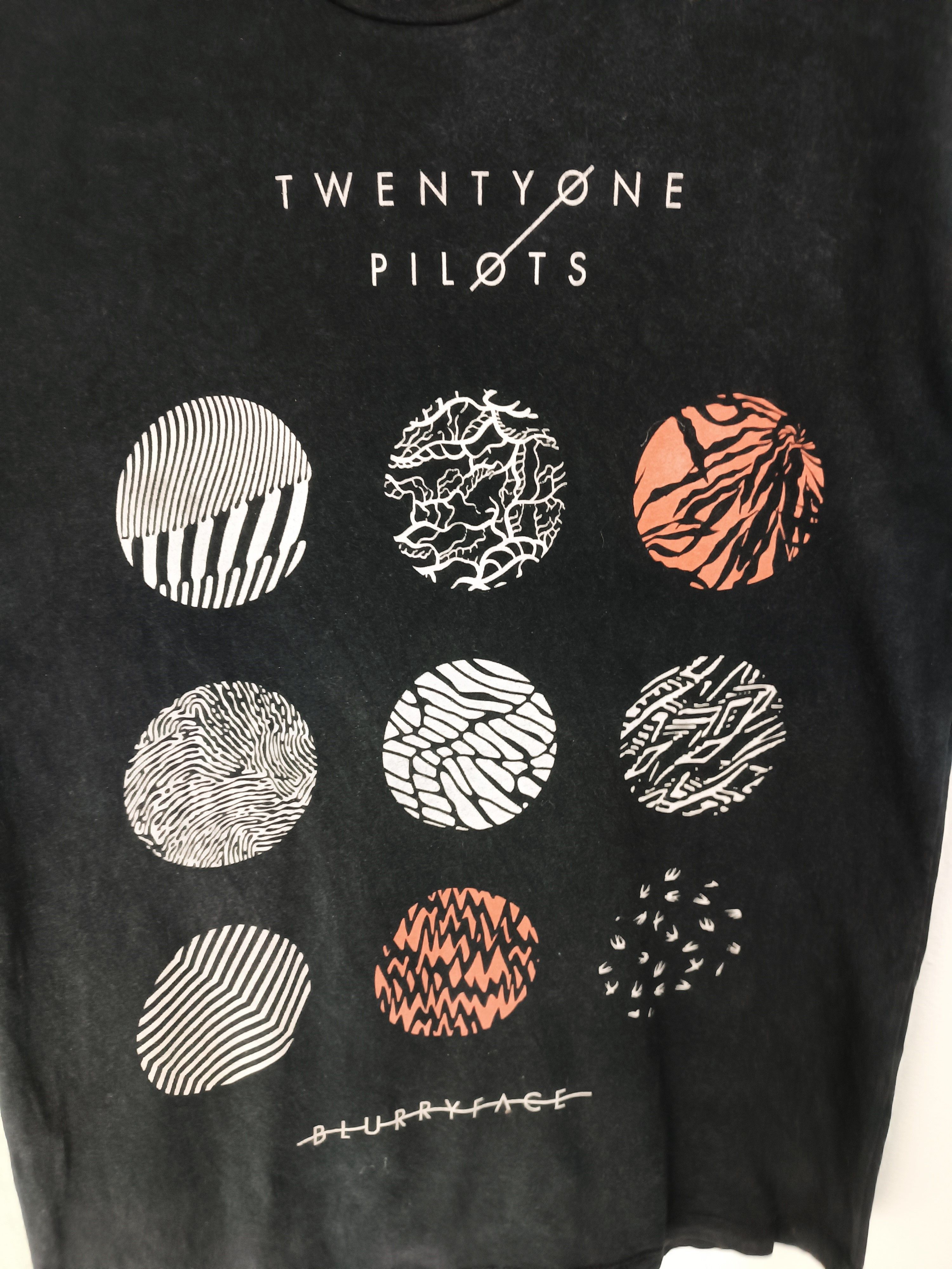Band Tees VINTAGE FADED TWENTY ONE PILOT BLURRYFACE TEE imagine dragon Size US M / EU 48-50 / 2 - 10 Thumbnail