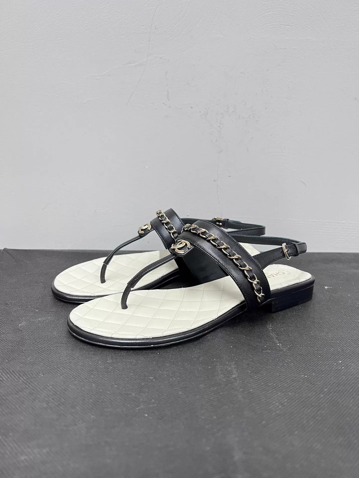 Chanel Chanel Classic CC Leather Chain Thong Sandal 36.5 New Size US 6 / IT 36 - 1 Thumbnail