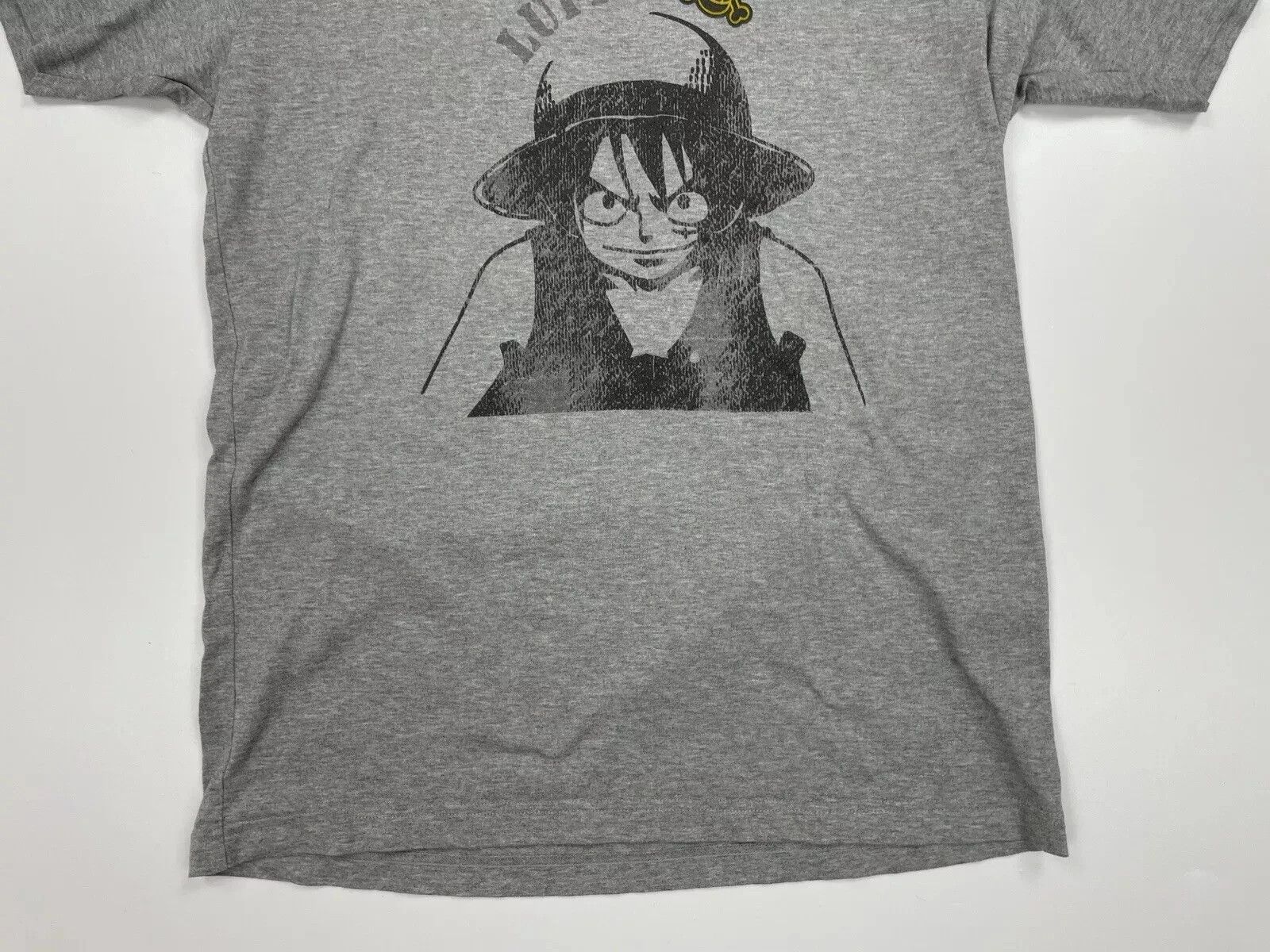 Uniqlo Uniqlo x One Piece Monkey D. Luffy Shirt Tee Gray Size US L / EU 52-54 / 3 - 7 Thumbnail