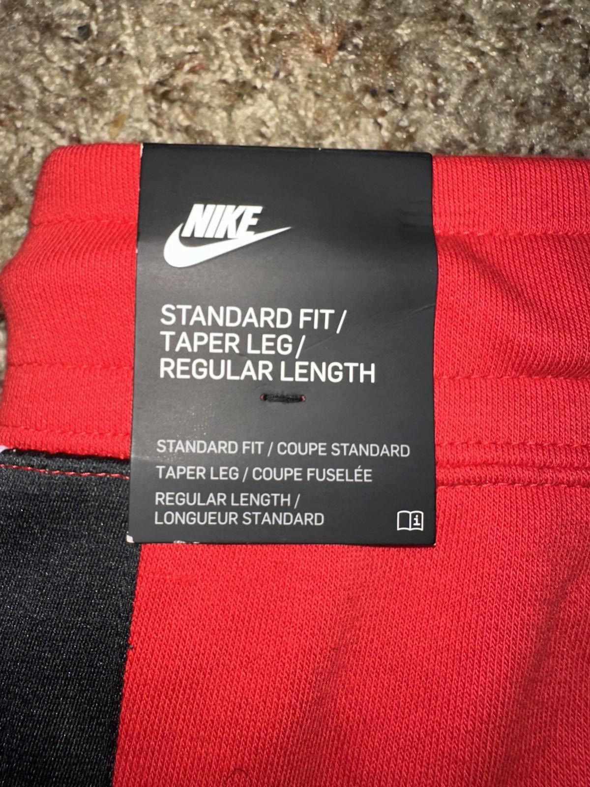 Nike Nike Sportswear Big Kids (Boy’s) Swoosh Fleece Red Sweatpants Size US 26 / EU 42 - 10 Thumbnail