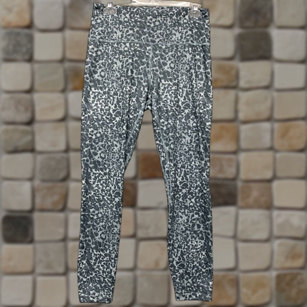 Vintage JoyLab Leggings Women’s M High Rise Hidden Key Pocket Chita Print Teal Green Size 32" / US 10 / IT 46 - 1 Thumbnail