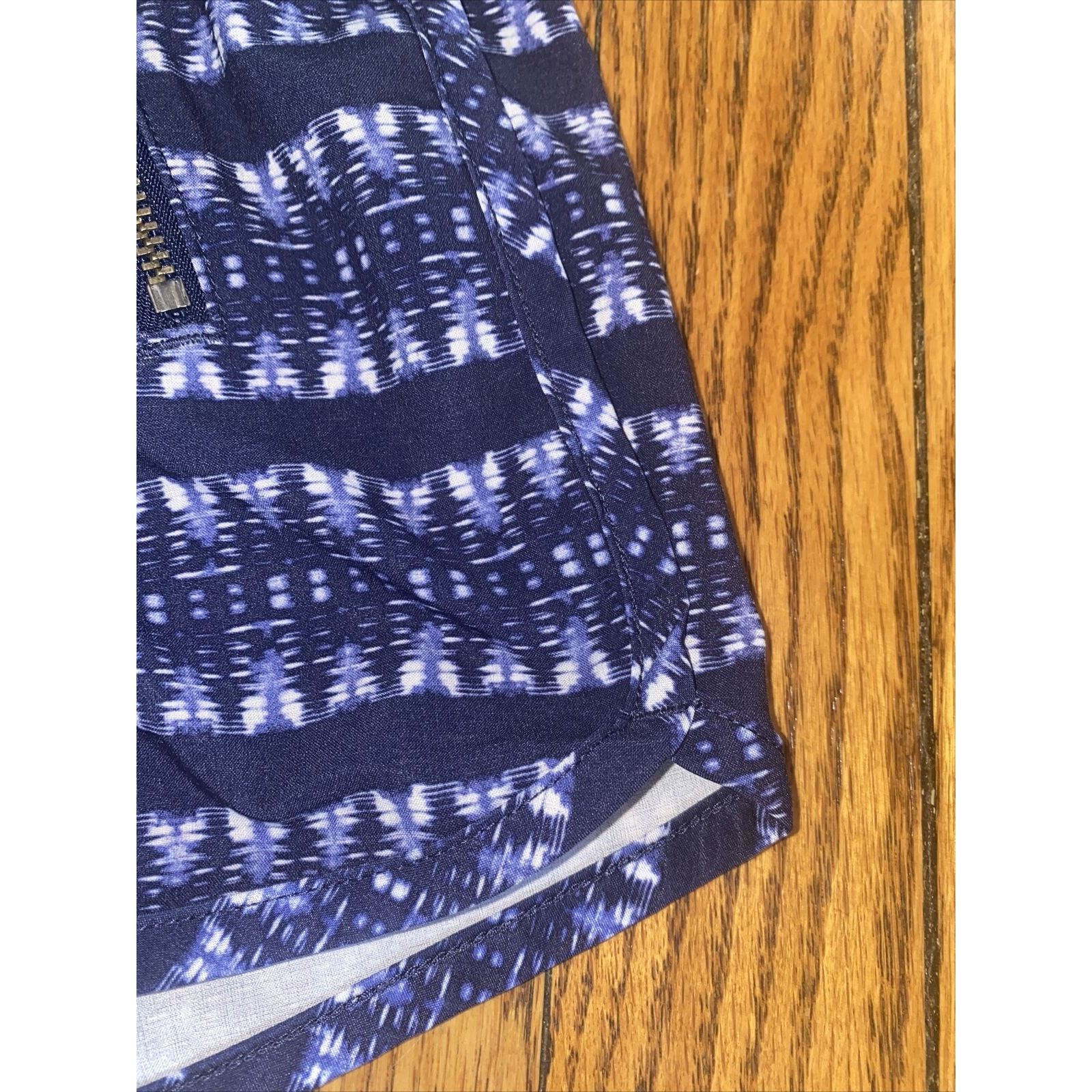 Athleta Athleta Ikat Stripe Sway Shorts 3" Pockets 213026 Medium Size 29" - 3 Thumbnail
