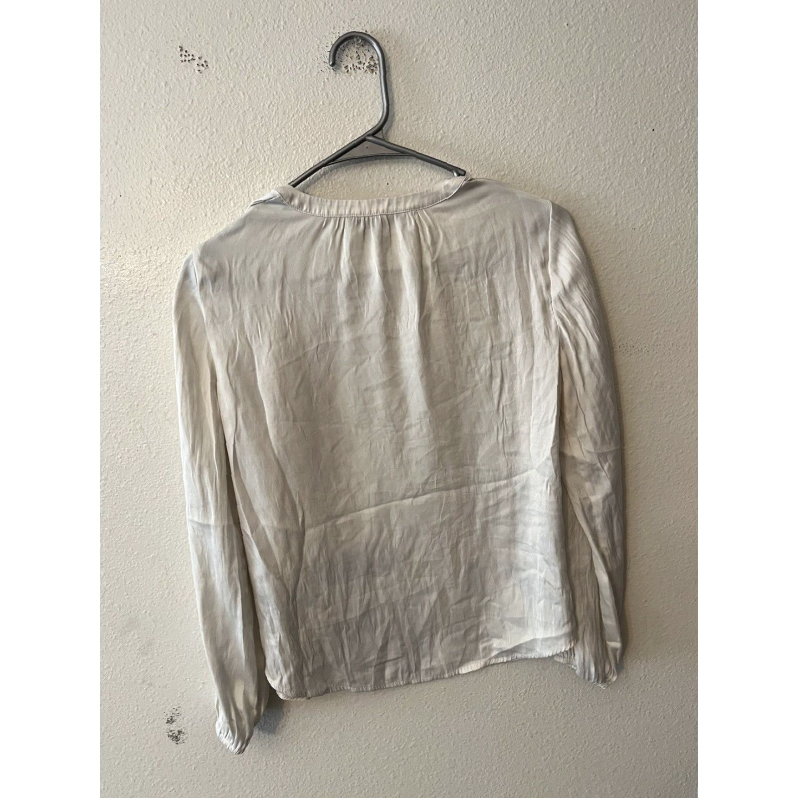 Banana Republic Banana Republic Blouse Shirt Women V Neck Long Sleeve Ivory PXS Petite Size XS / US 0-2 / IT 36-38 - 2 Thumbnail
