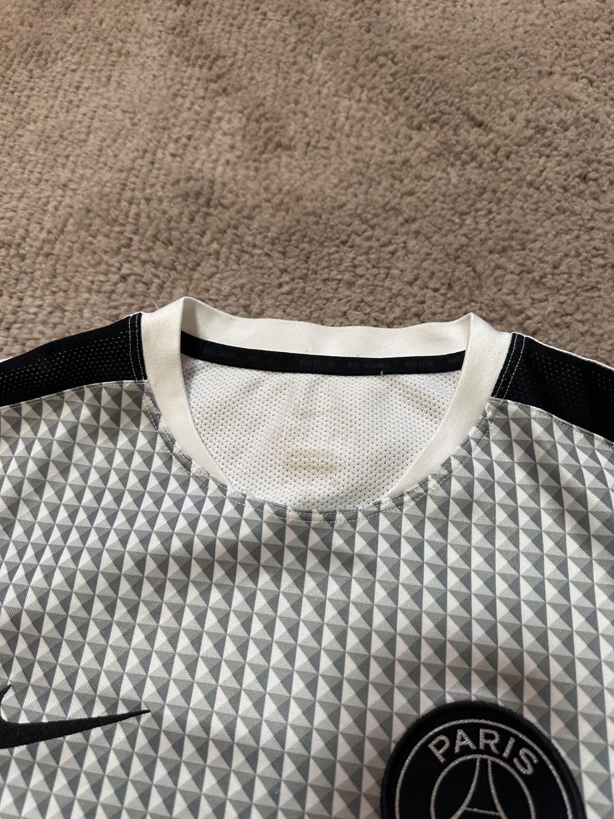 Nike Paris Saint Germain 2014-15 Nike Training Shirt Sz S Size US S / EU 44-46 / 1 - 4 Thumbnail