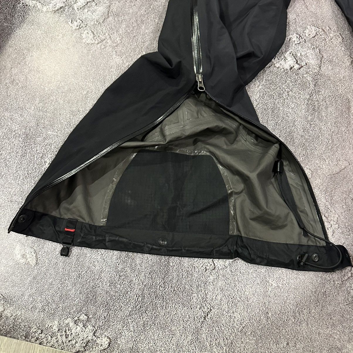 Arc'teryx Arcteryx Gore Tex Men’s Pants Size S Size US 31 - 15 Thumbnail