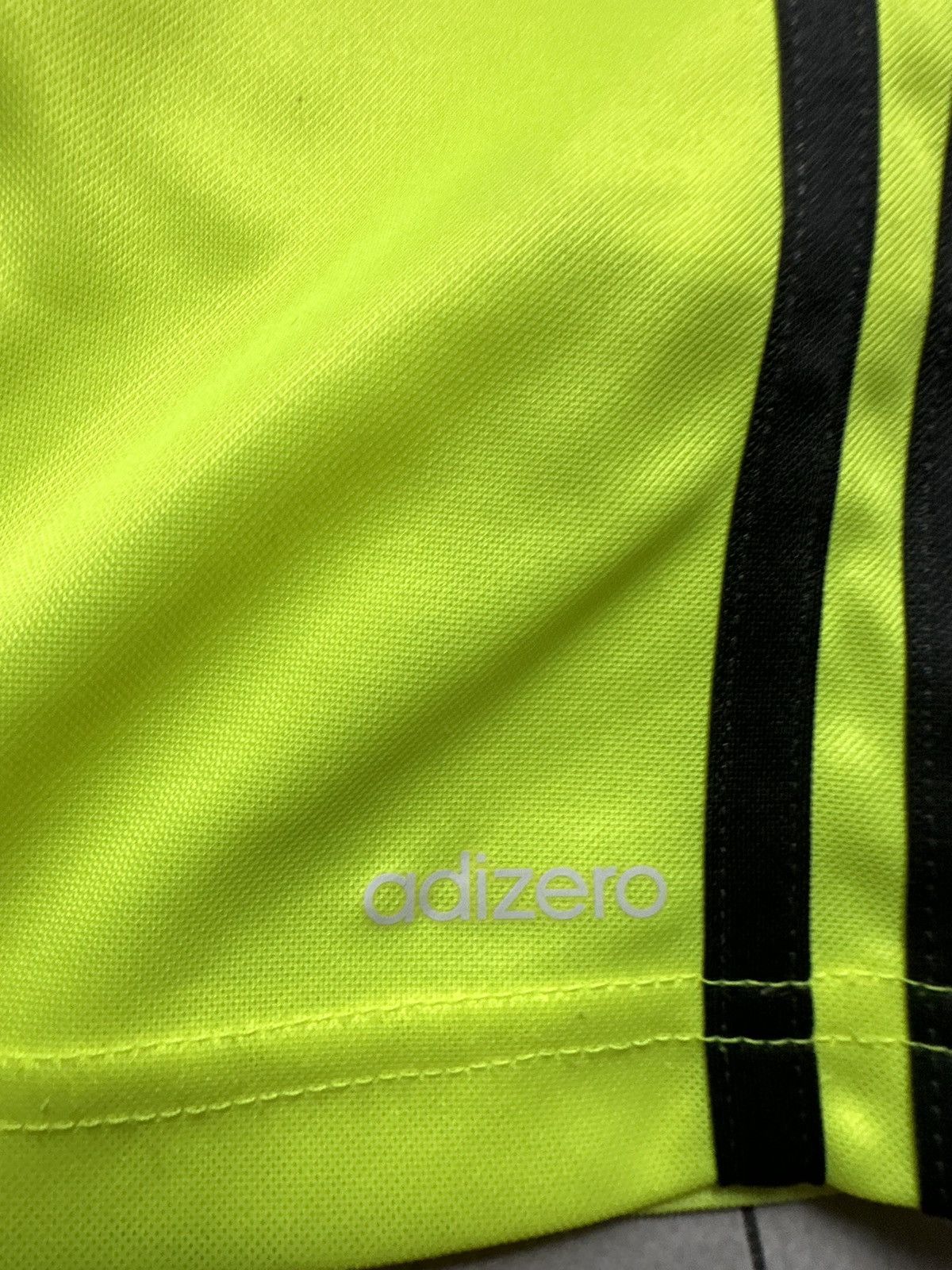 Adidas × Chelsea Soccer × Vintage Vintage adidas Chelsea soccer jersey size XXL yellow rare Size US XXL / EU 58 / 5 - 3 Thumbnail
