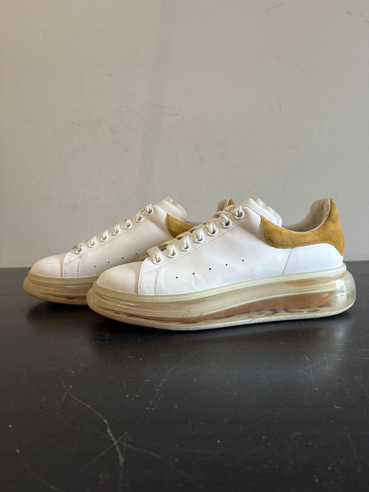 Alexander McQueen Alexander McQueen Oversized Leather Sneakers Bubble Yellow Size US 8 / EU 41 - 1 Thumbnail