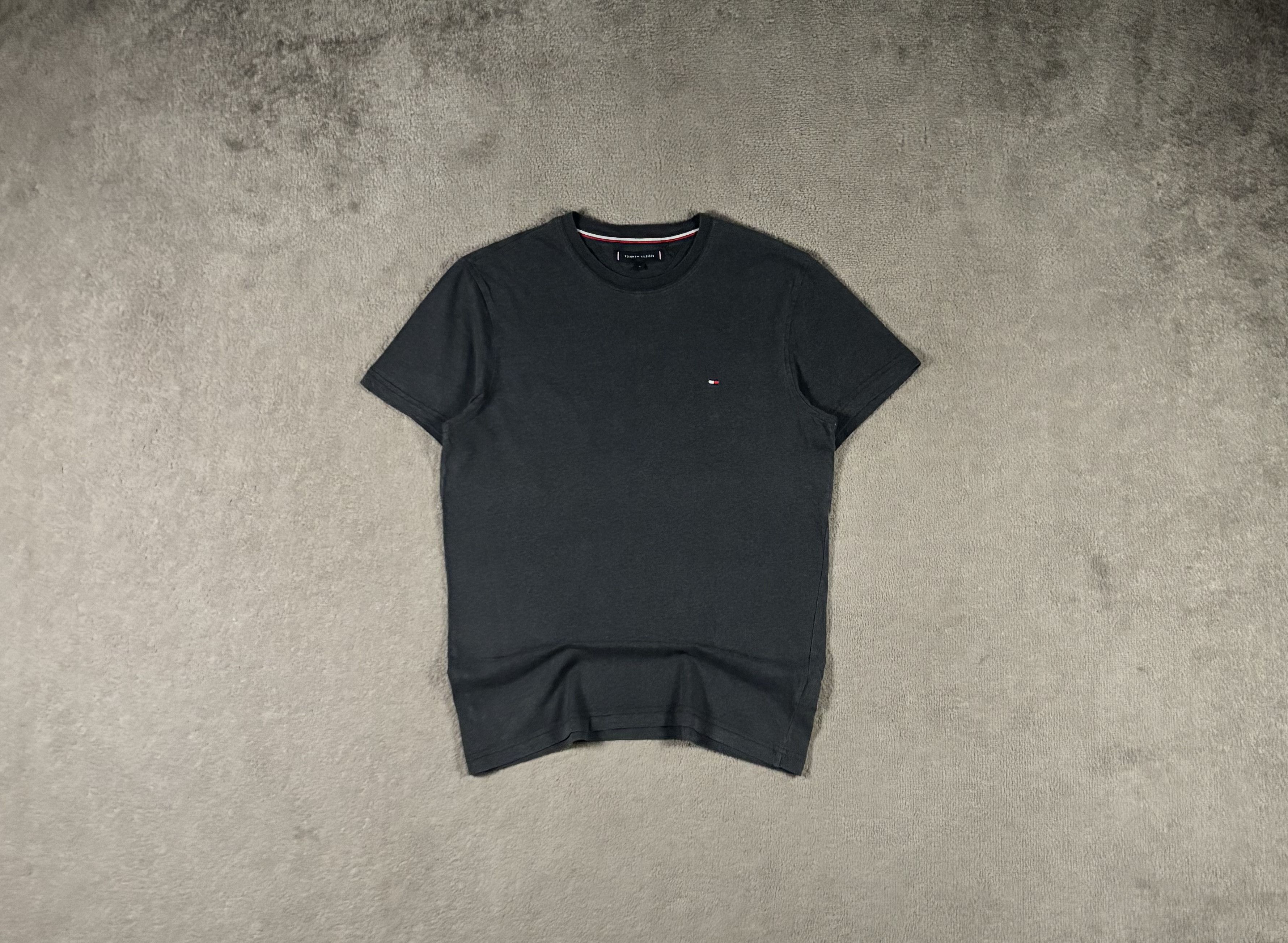 Tommy Hilfiger Tommy Hilfiger T-shirt S Gray Embroidered Logo Cotton Basic Size US S / EU 44-46 / 1 - 1 Thumbnail