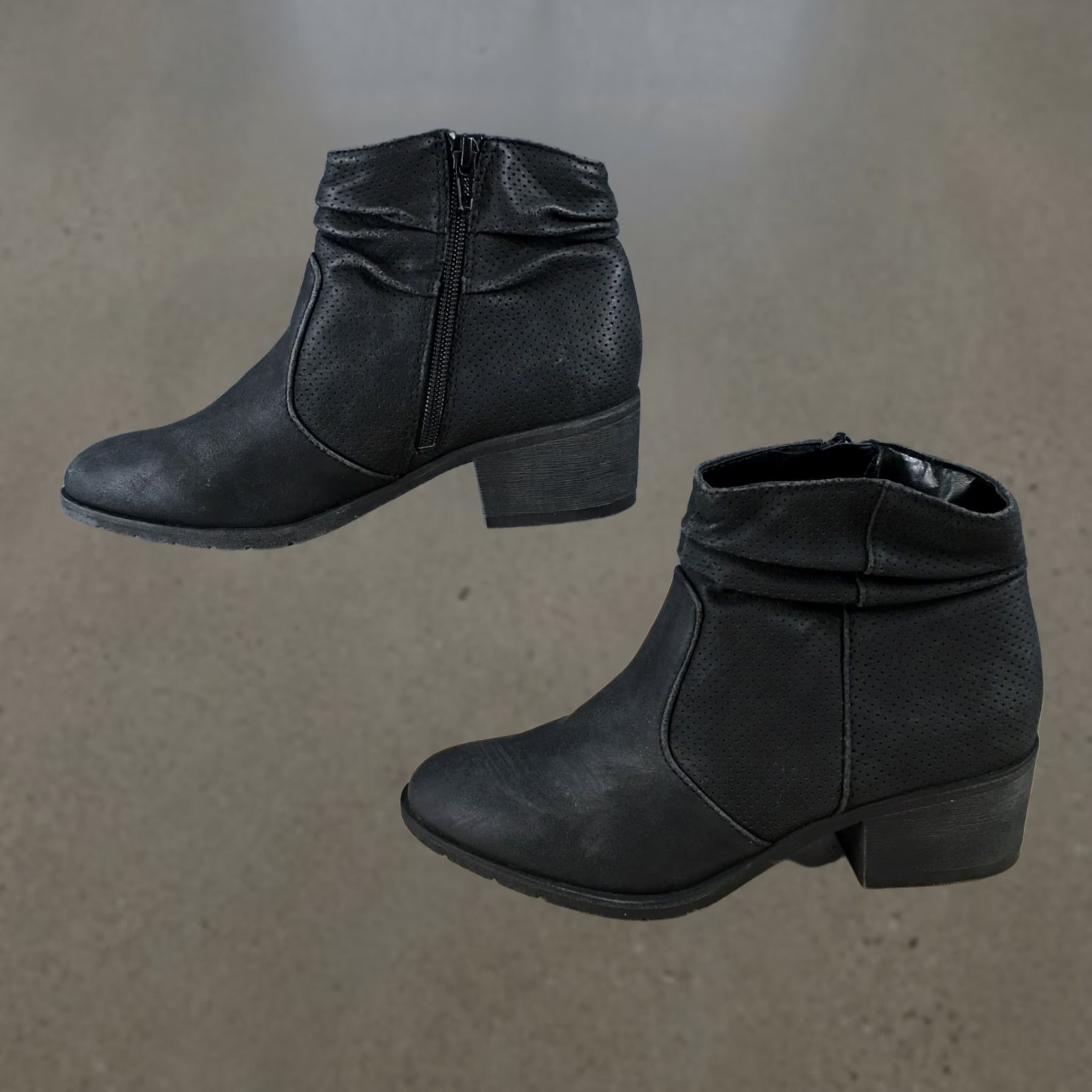 Vintage White Mountain Uptown Ankle Boots Womens 6 M Bootie Zip Faux Leather Black Size US 6 / IT 36 - 1 Thumbnail