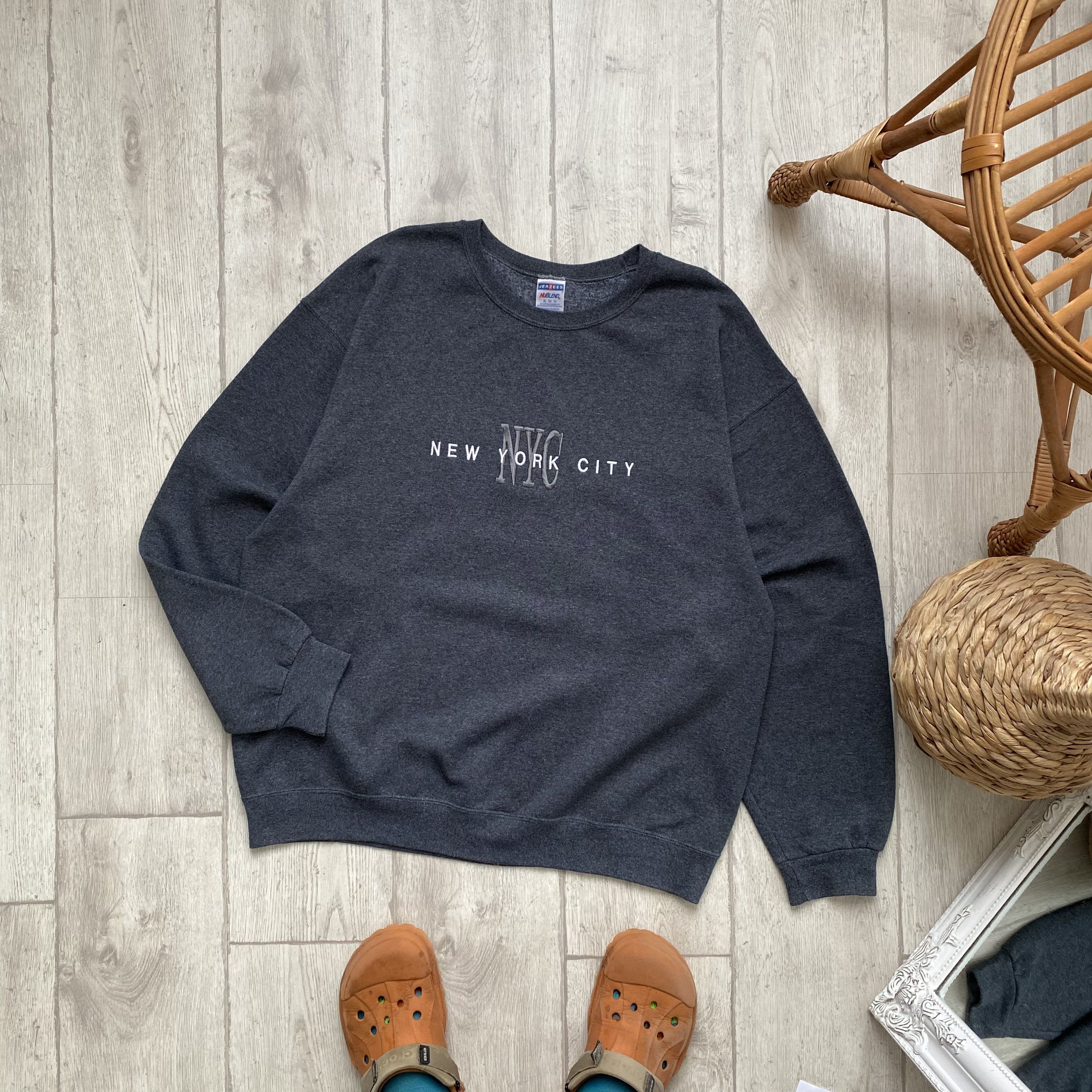 Hanes 🇺🇸 Vintage New York City Logo Embroidered Boxy Sweatshirt Size US XL / EU 56 / 4 - 2 Thumbnail