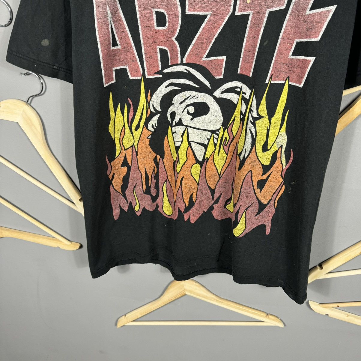 Band Tees × Vintage Vintage 1993 Die Arzte Kopfüber in Die Hölle AOP T-shirt Size US XL / EU 56 / 4 - 5 Thumbnail