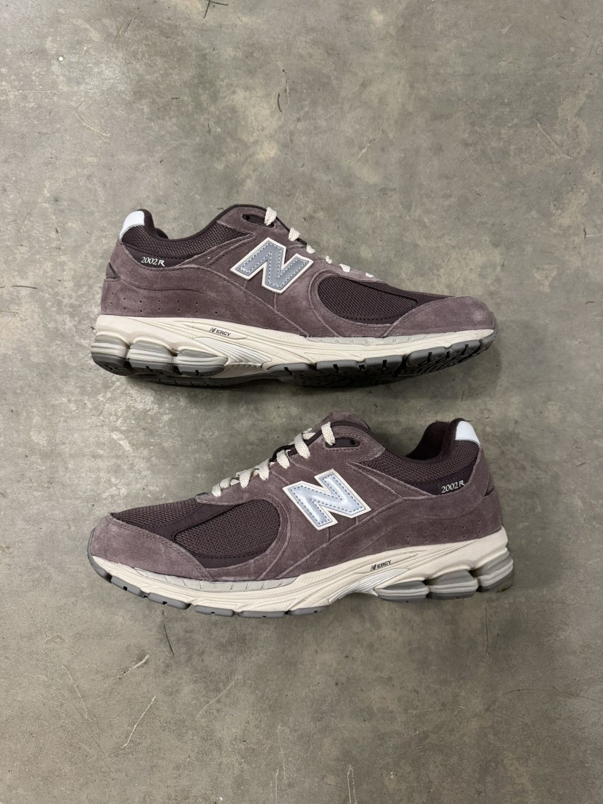 New Balance New Balance 2002R Suede Pack Dusty Fig Size 13 Size US 13 / EU 46 - 2 Thumbnail