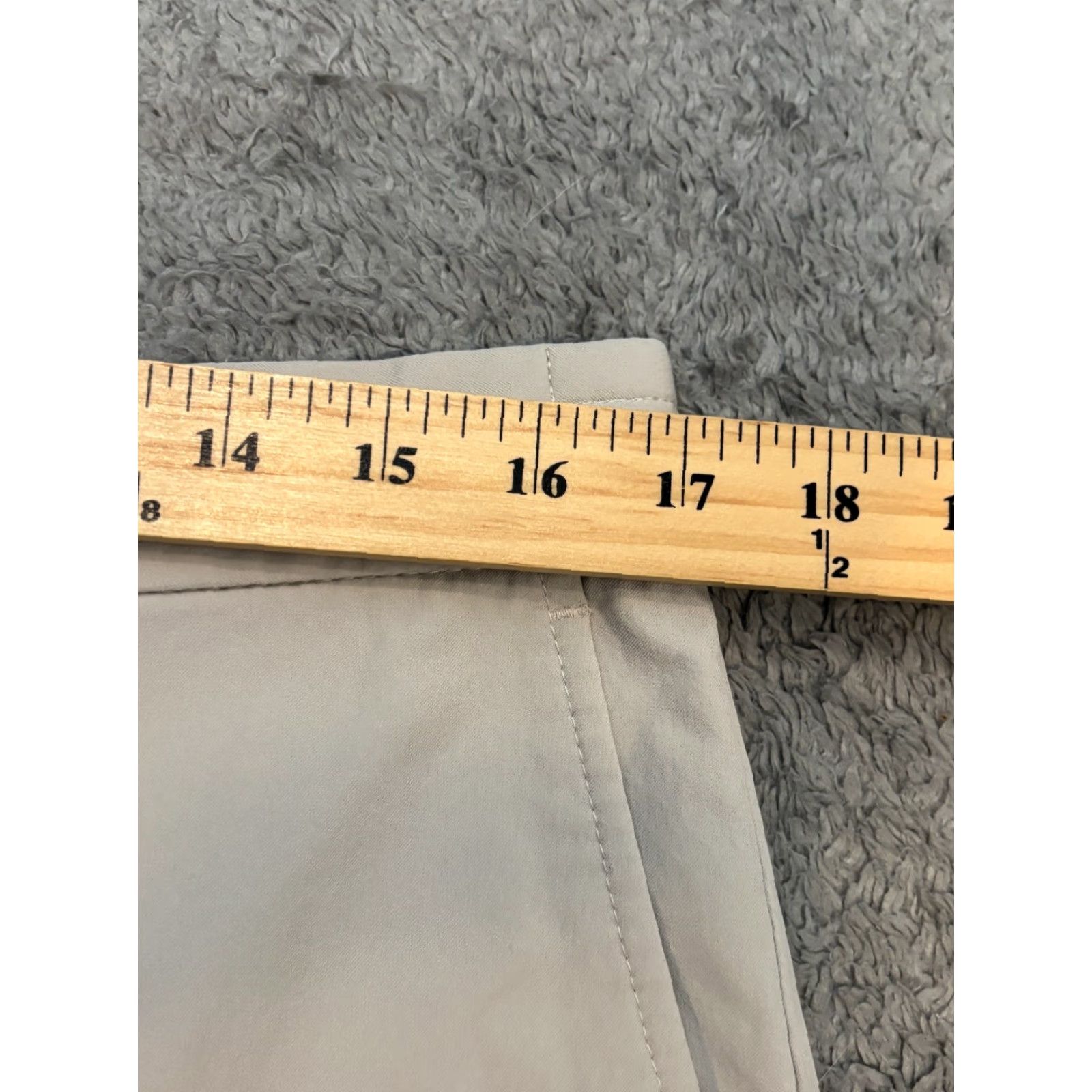 Banana Republic Banana Republic Shorts Mens 34 Beige Performance Quick Dry Chino 9" Inseam Size US 34 / EU 50 - 3 Thumbnail