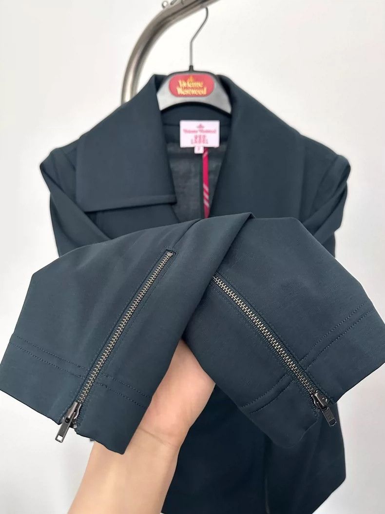 Vivienne Westwood Vivienne Westwood size2 The witch wore a Gothic turned-down Size M / US 6-8 / IT 42-44 - 6 Thumbnail