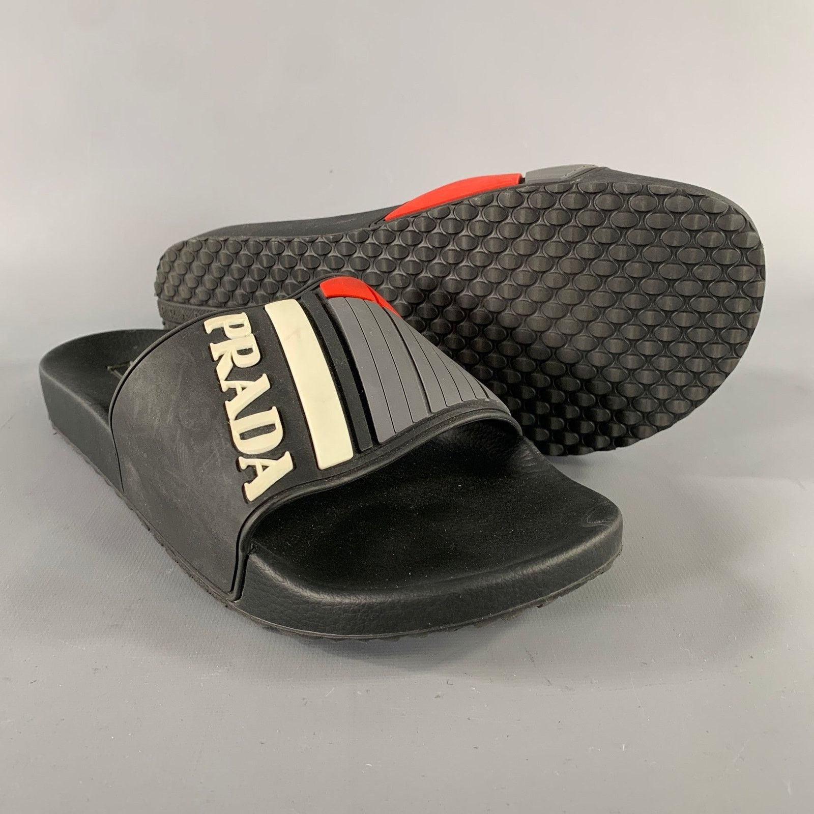 Prada PRADA Size 8 Black & White Logo Rubber Slide Sandals Size US 8 / EU 41 - 5 Thumbnail
