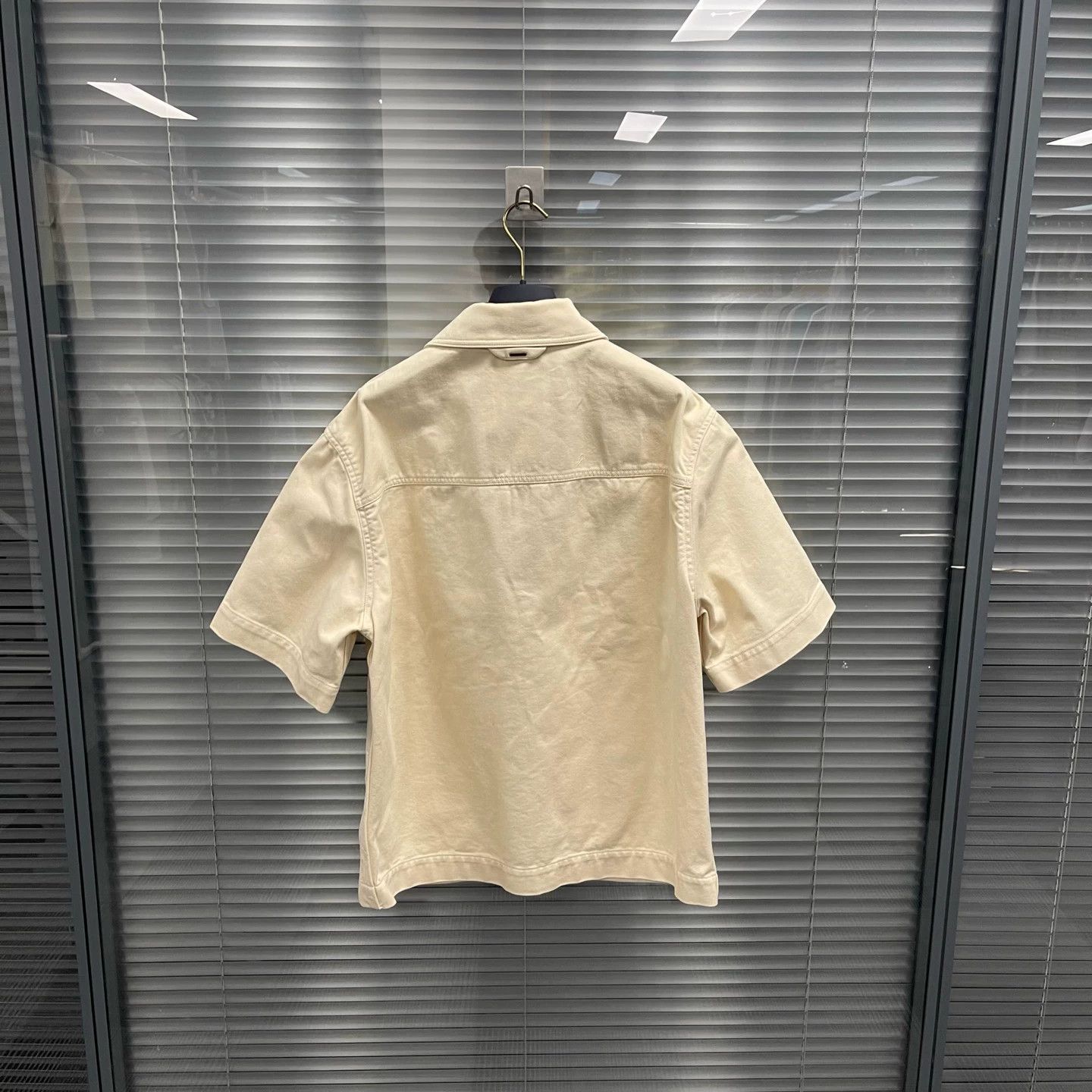 Louis Vuitton LV 23ss embossed allover short denim shacket S new Size S / US 4 / IT 40 - 2 Thumbnail