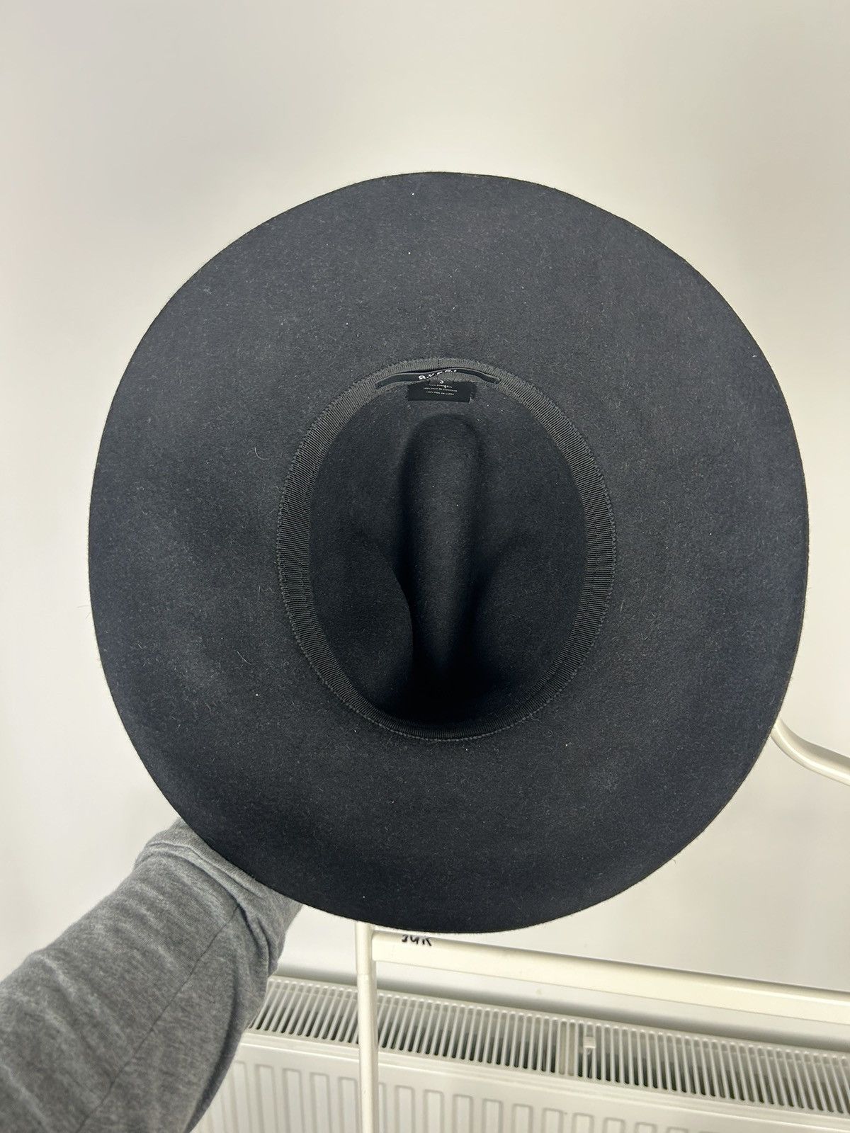 Gucci × Tom Ford Gucci Rabbit Fur Logo Charm Hat Size ONE SIZE - 7 Thumbnail