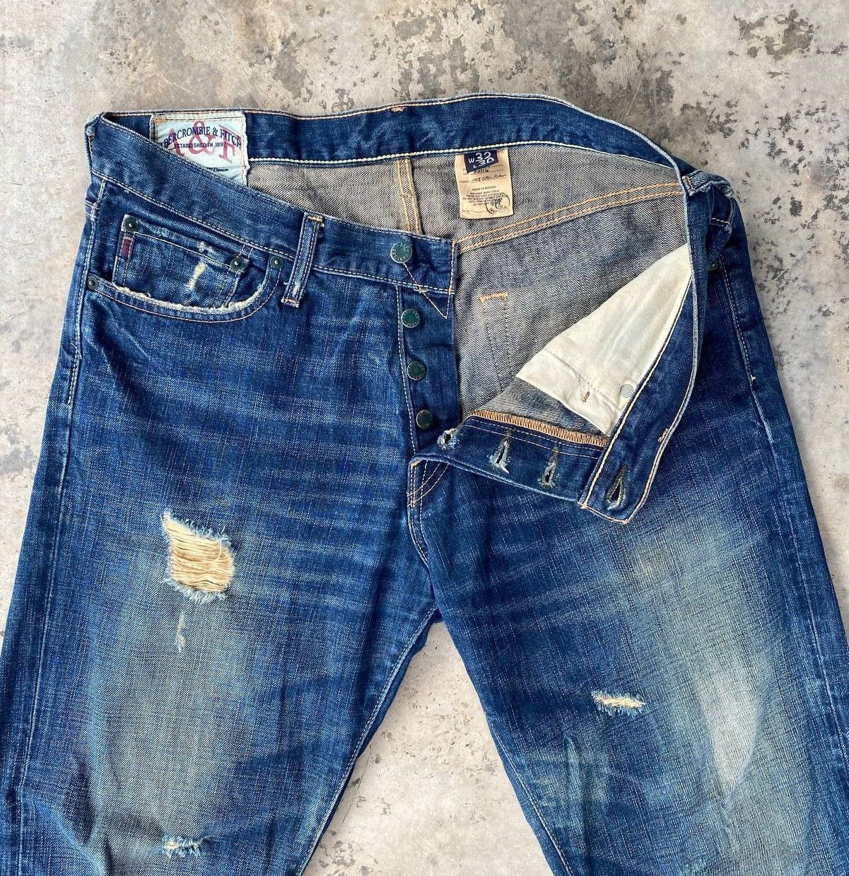 Other DISTRESSED ABERCROMBIE & FITCH BLUEWASH RIPPED DENIM W34X30 Size US 34 / EU 50 - 9 Thumbnail
