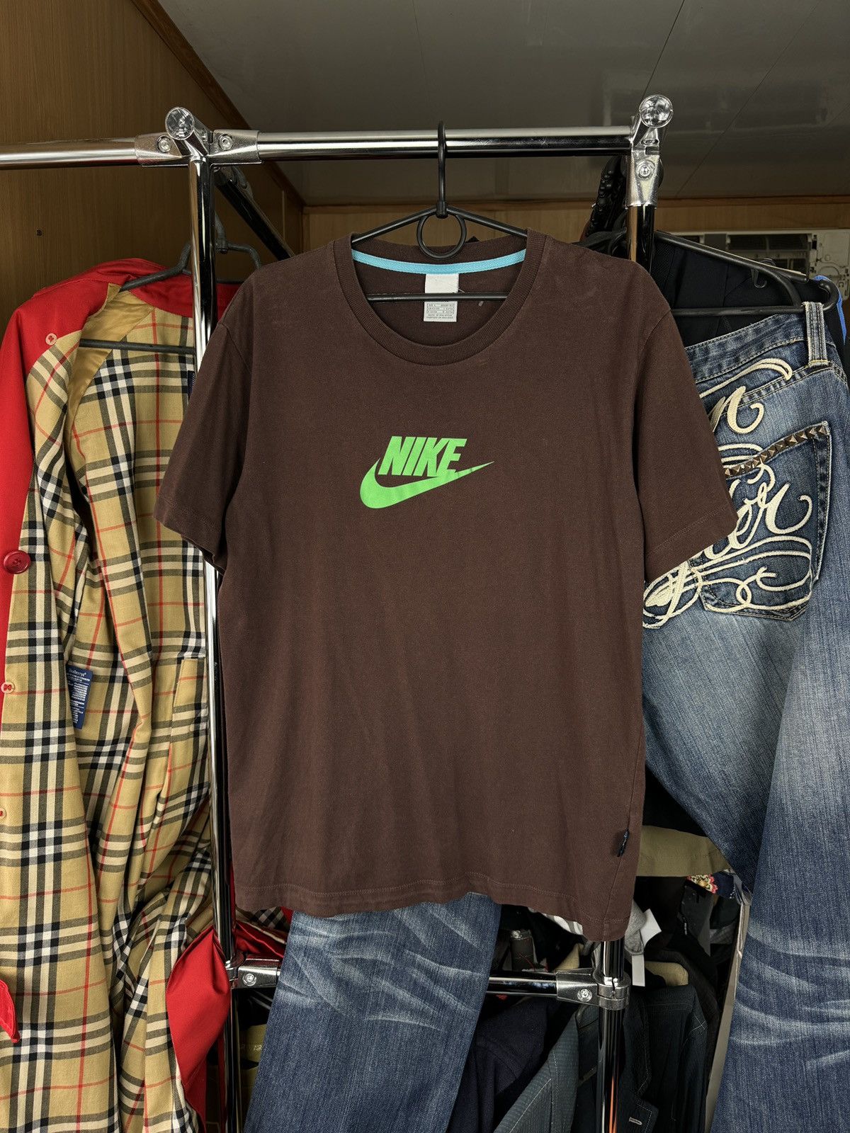 Nike Mens Vintage Nike brown T Shirt streetwear y2k tee swoosh Size US L / EU 52-54 / 3 - 1 Thumbnail