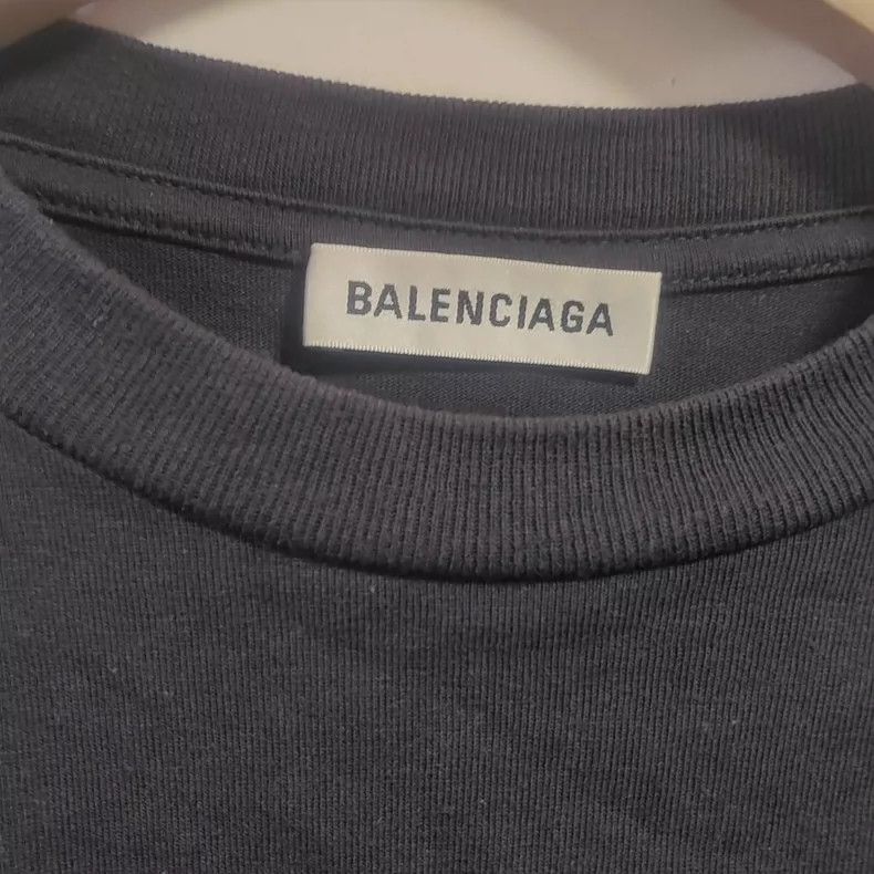 Balenciaga Balenciaga Black short-sleeved T-shirt is asymmetrical. Size US L / EU 52-54 / 3 - 2 Thumbnail