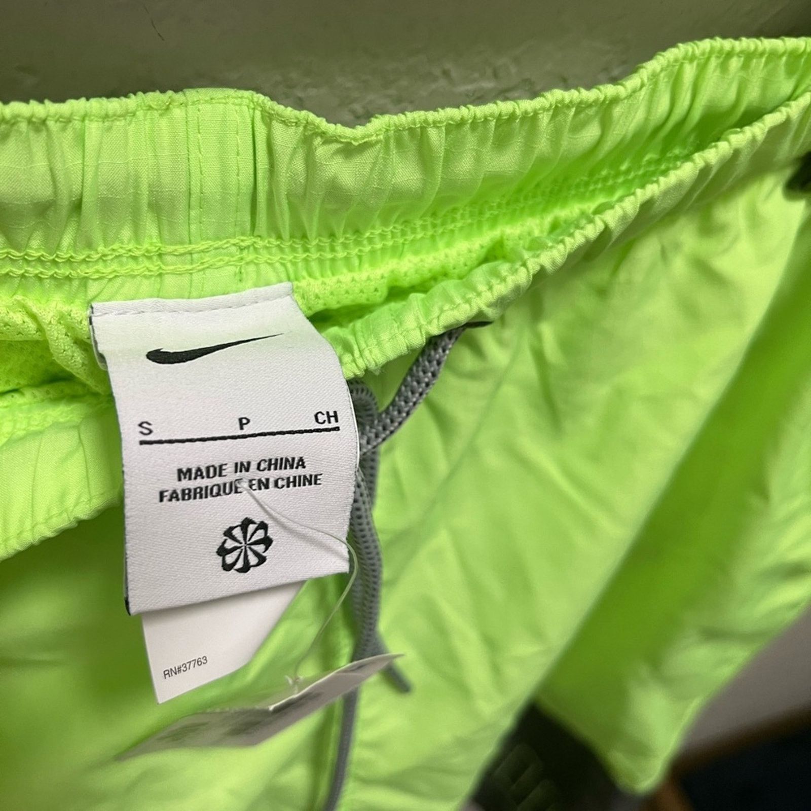 Nike Nike Men Small Neon Swim Trunks Pockets with Netting Size US 29 - 4 Thumbnail