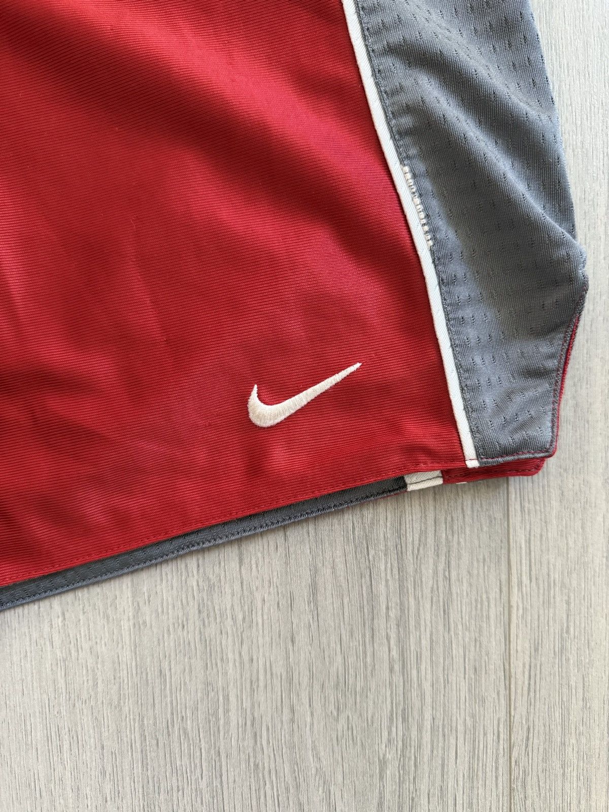 Nike Mid 00s Nike “Hoops” Reversible Red & Gray Basketball Shorts Size US 36 / EU 52 - 4 Thumbnail