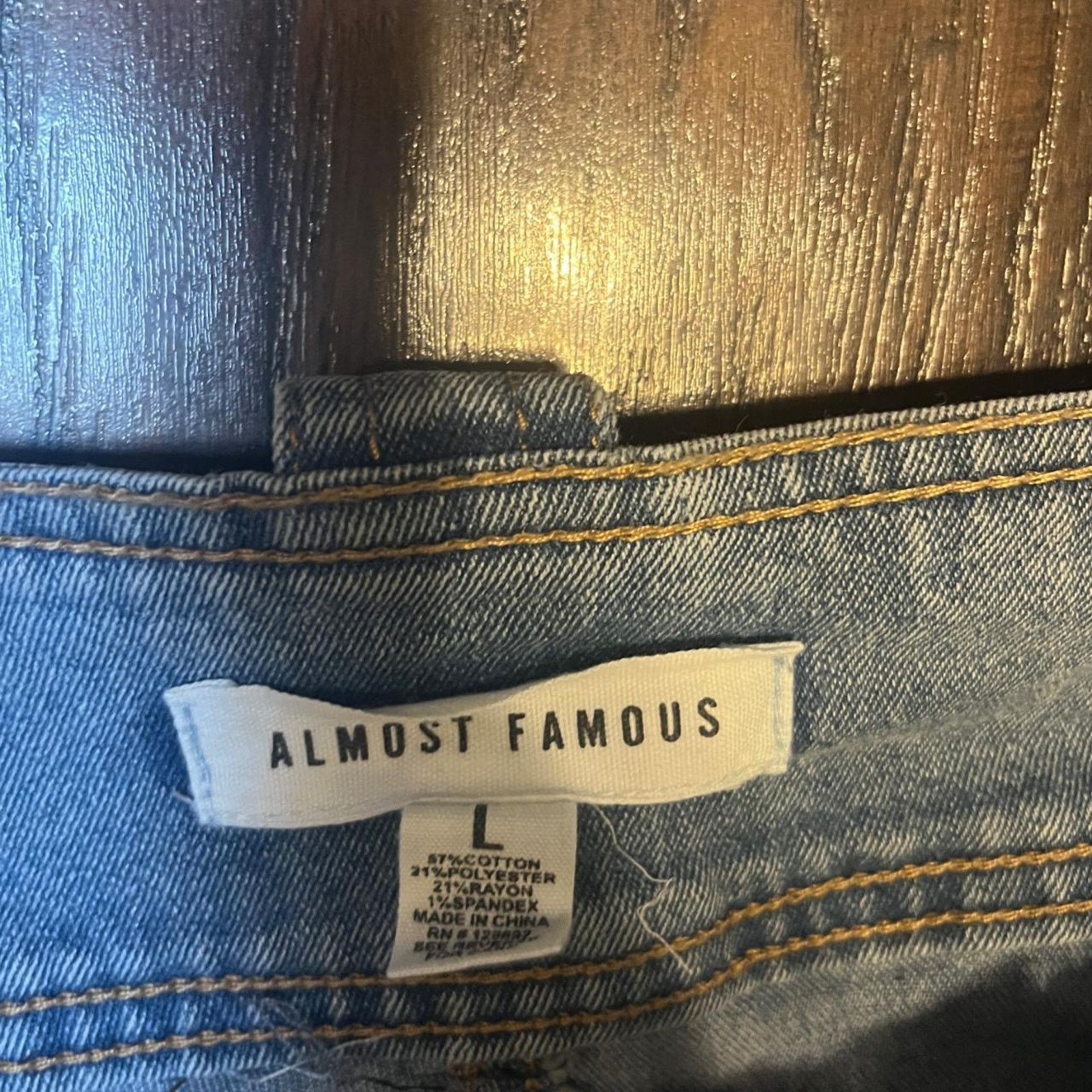 Almost Famous Y2k baggy blue denim jeans Size 32" / US 10 / IT 46 - 2 Thumbnail