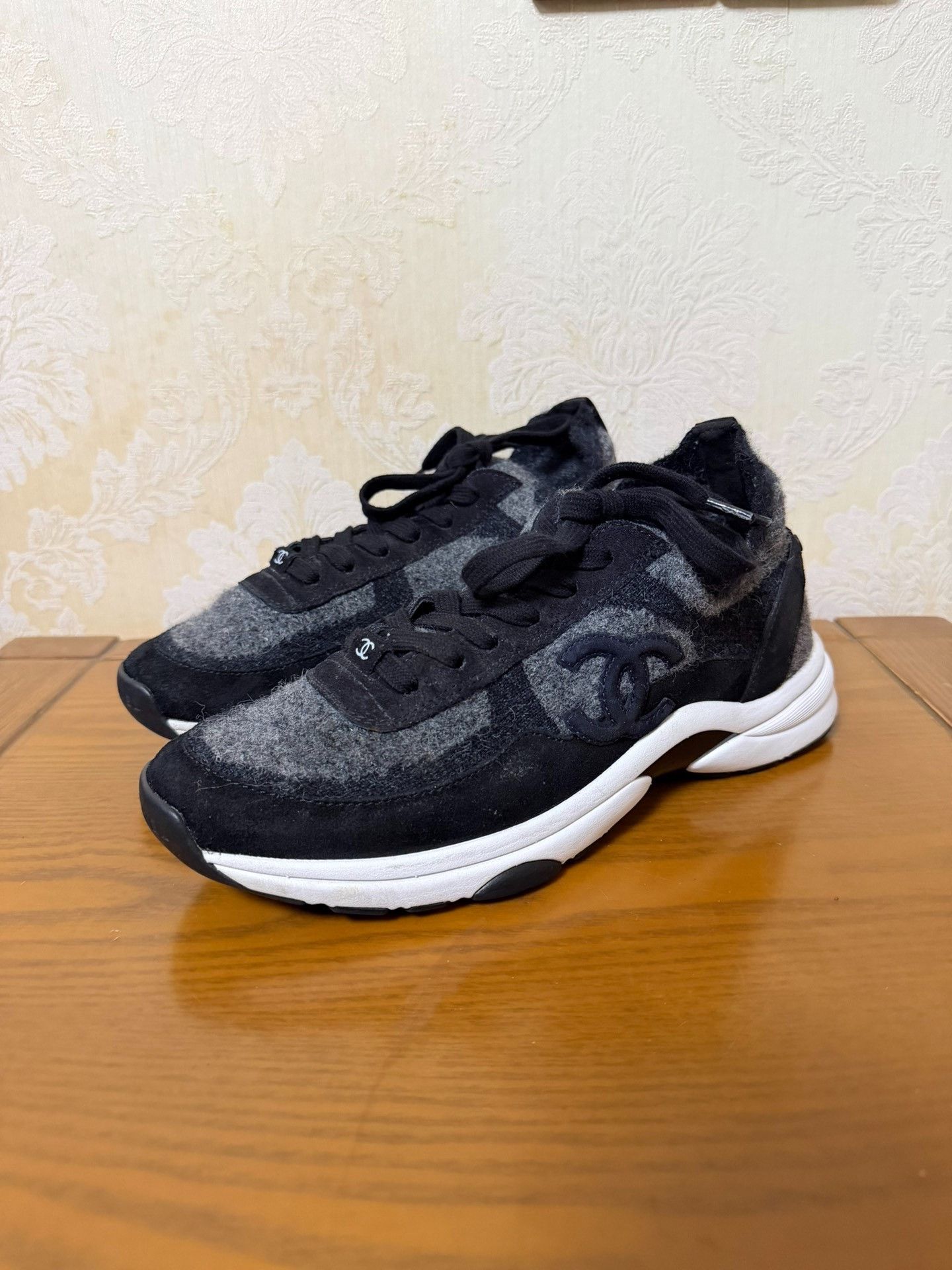 Chanel Chanel Multi Lowtop Sneakers 40 Women Size US 9 / IT 39 - 1 Thumbnail