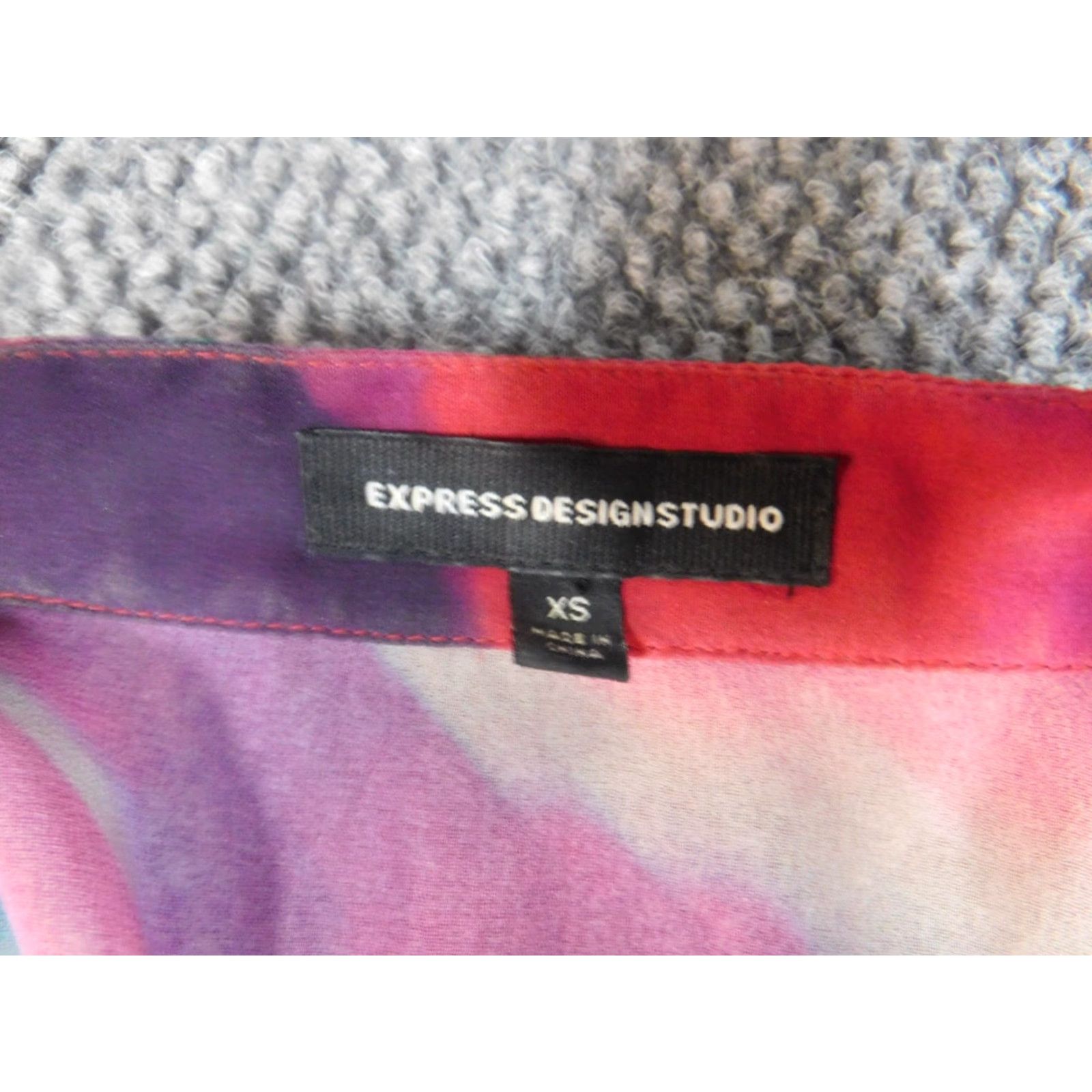 Express Express Blouse Womens XS Red Pullover Collared Sleeveless Casual Polyester Down Regular Regular Blue Animals Stretch Size XS / US 0-2 / IT 36-38 - 4 Thumbnail