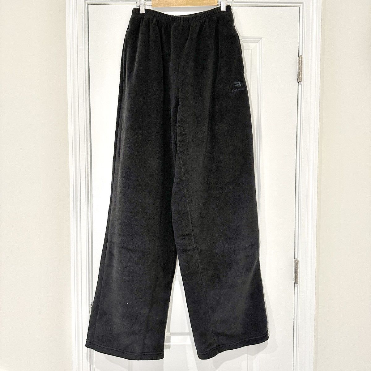 image of Balenciaga Sporty B Baggy Fleece Sweatpants in Black, Men's (Size 30)