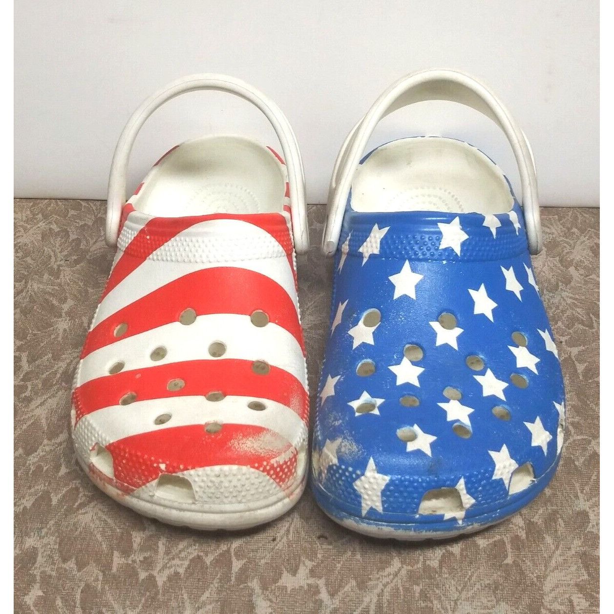 Crocs Crocs American Flag Clogs Mens 5/womens 7 preowned red white Size US 7 / IT 37 - 3 Thumbnail