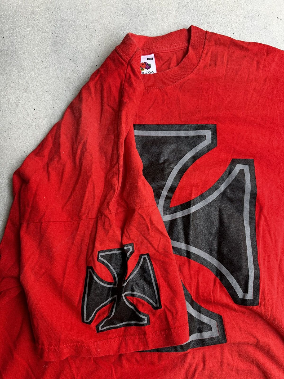 Fruit Of The Loom RED IRON CROSS T-SHIRT Size US XL / EU 56 / 4 - 2 Thumbnail