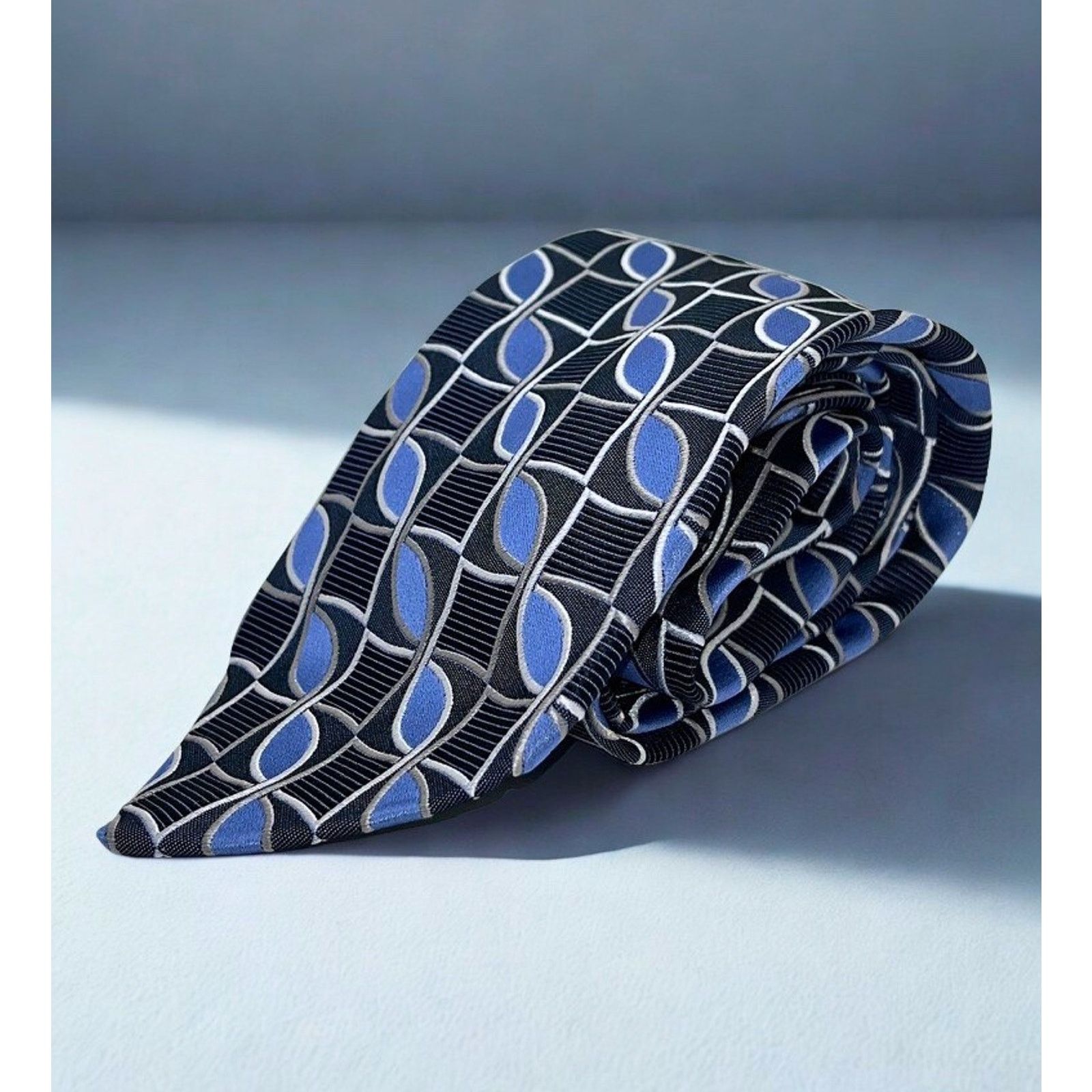 Gucci Gucci Geometric Silk Tie Blue Black Gray 100% Silk Italy Size ONE SIZE - 1 Thumbnail