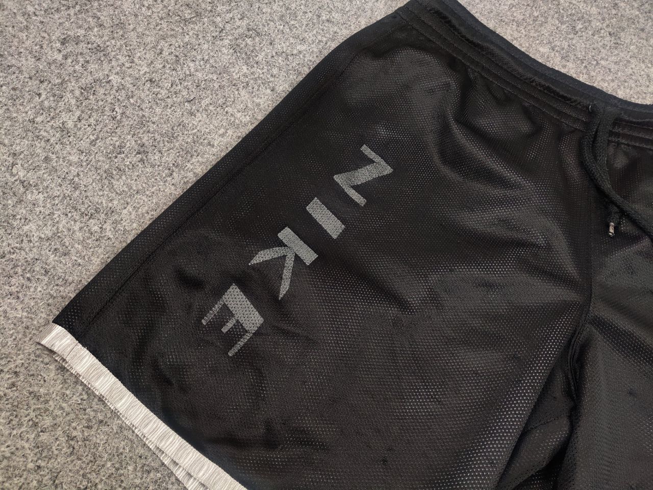 Nike 🔥 Vintage 90's Nike Swoosh reversible Silver Baggy Shorts Size US 34 / EU 50 - 11 Thumbnail