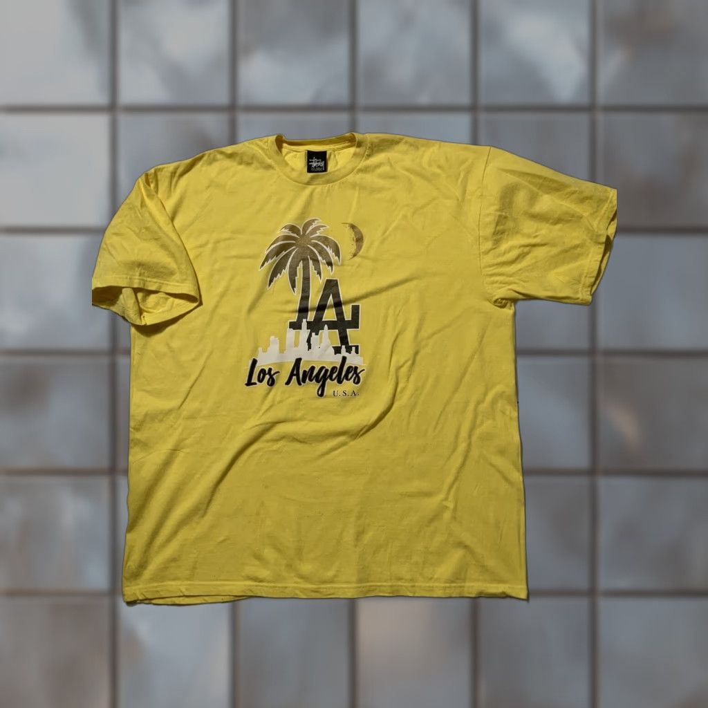 Vintage Stussy Los Angeles LA Palm Tree Yellow Graphic Skateboarding Crew T-Shirt Sz.2XL Size US XXL / EU 58 / 5 - 1 Thumbnail