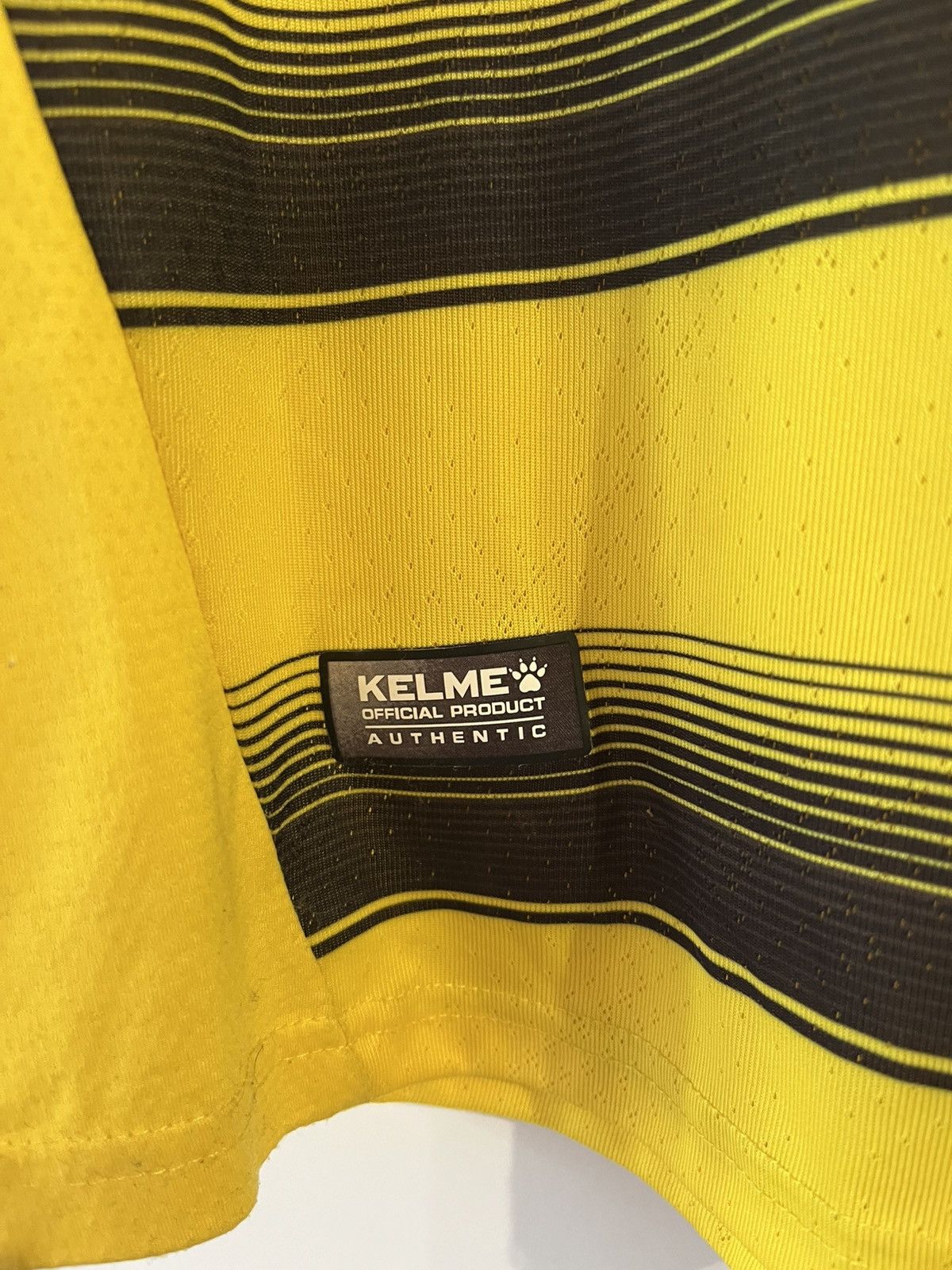 Other Kelme Watford Home Football Jersey Size US XL / EU 56 / 4 - 5 Thumbnail