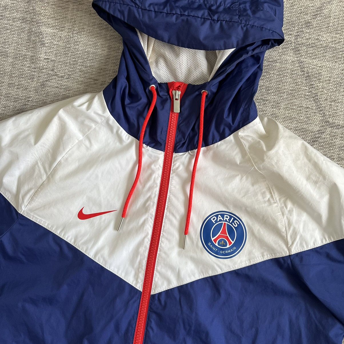 Nike Nike PSG Paris Saint Germaine Blue Windrunner Hoodie Jacket Size US S / EU 44-46 / 1 - 2 Thumbnail