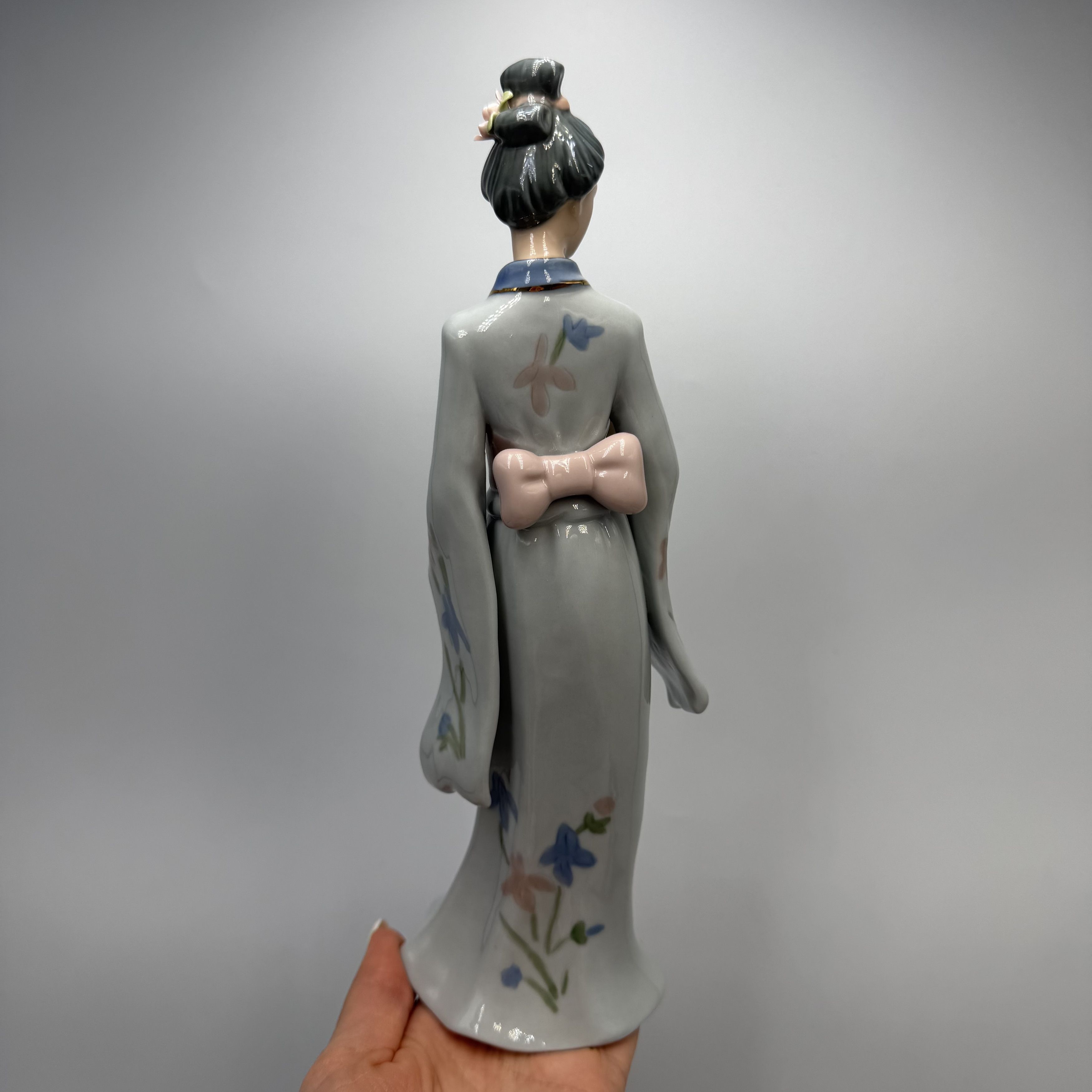Vintage Pavone Porcelain Japanese Lady Geisha Figurine Fan Italian Size ONE SIZE - 4 Thumbnail