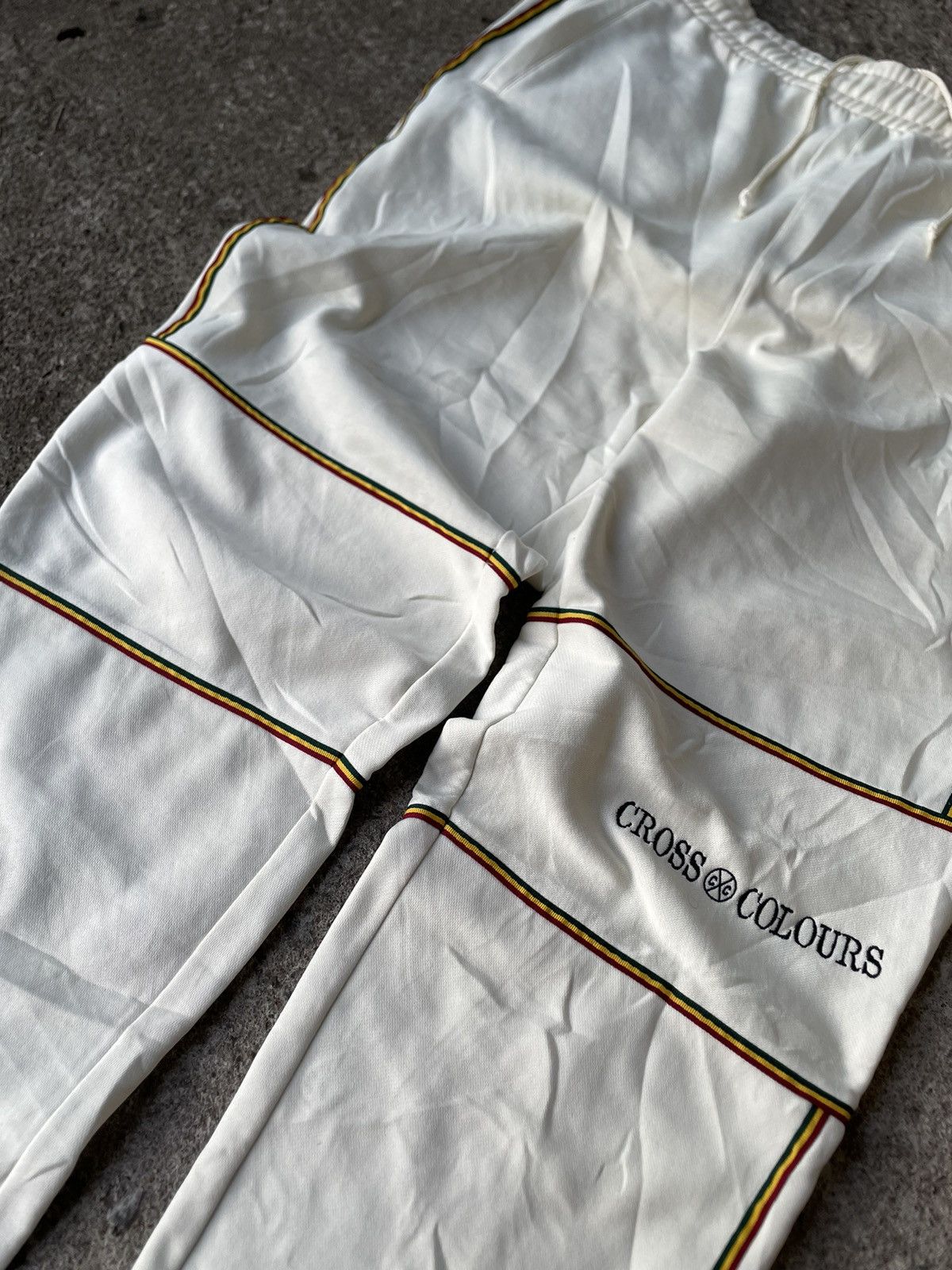 Cross Colours × Vintage VINTAGE CROSS COLOURS TRACKPANTS HIP HOP Size US 37 - 4 Thumbnail