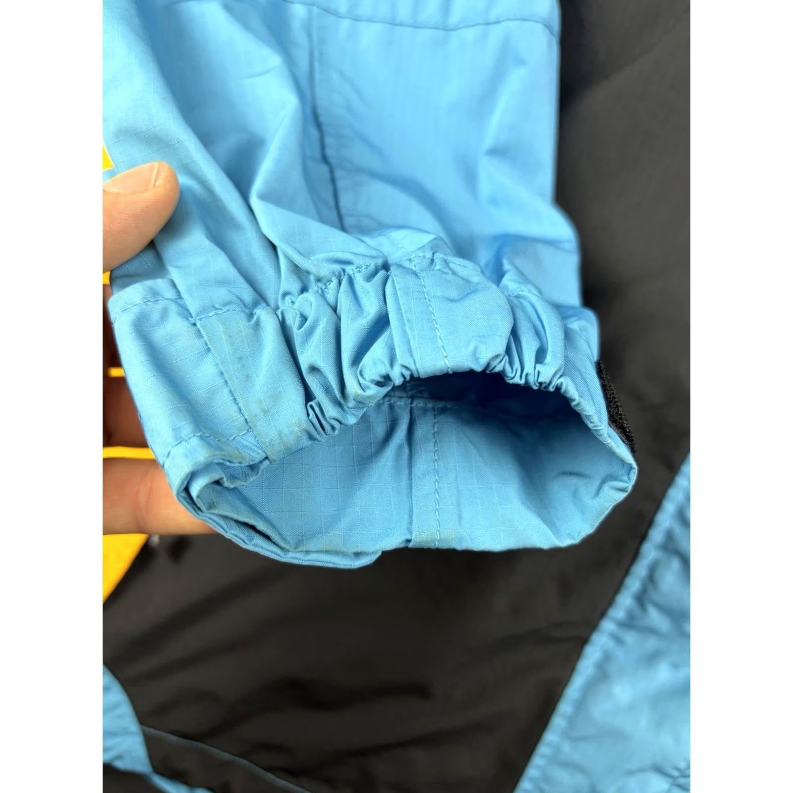 Nike ACG VINTAGE Nike ACG Windbreaker Jacket L Blue Yellow Full Zip Hooded 90s Mens Jacket Size US L / EU 52-54 / 3 - 5 Thumbnail